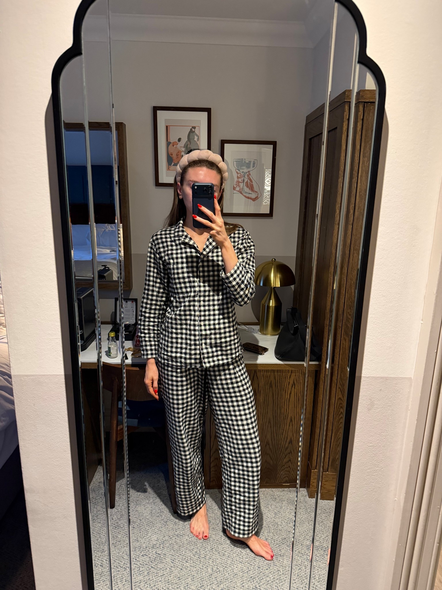 Uniqlo gingham pyjamas 
I wear the small 