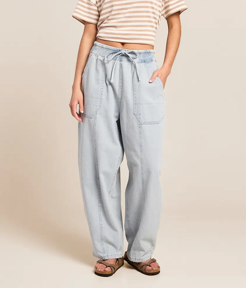 Barrel Chambray Pull On Jean | Buckle