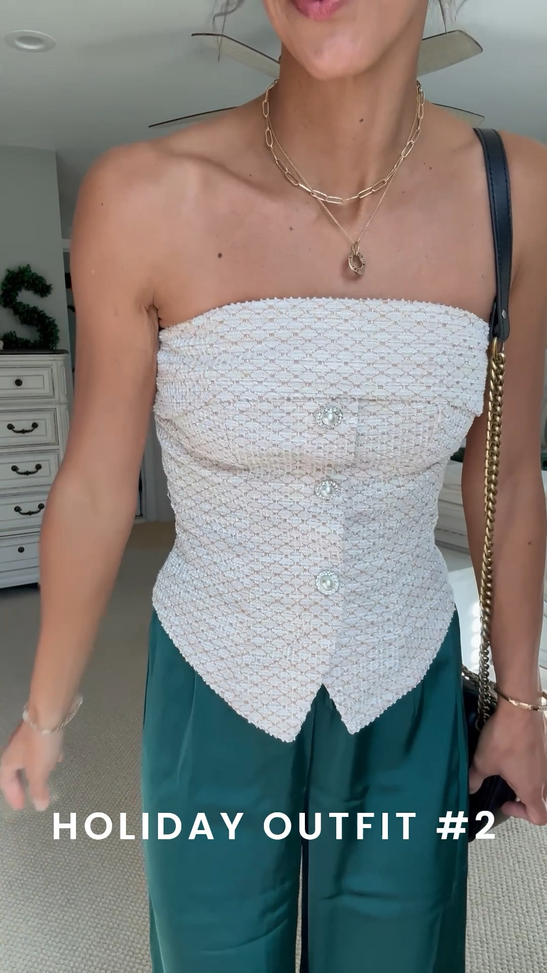 This Christmas i am sleek and chic! 🎄🎅

Festive without screaming it! Comfortable because the pants are heaven!

Silk pants are super trendy right now! These are from @marshalls - came as a set (I chose another shirt) for a ‘fancier’ look.

small bottoms and small top!

Holiday outfits ~ Christmas outfits ~ tube too ~ SHEIN ~ affordable outfits ~ high end pants ~ silk pants ~ festive ~ green ~ beige top ~ gucci bag ~ mom approved ~ holiday photos 

#LTKFindsUnder100 #LTKPetite #LTKHoliday