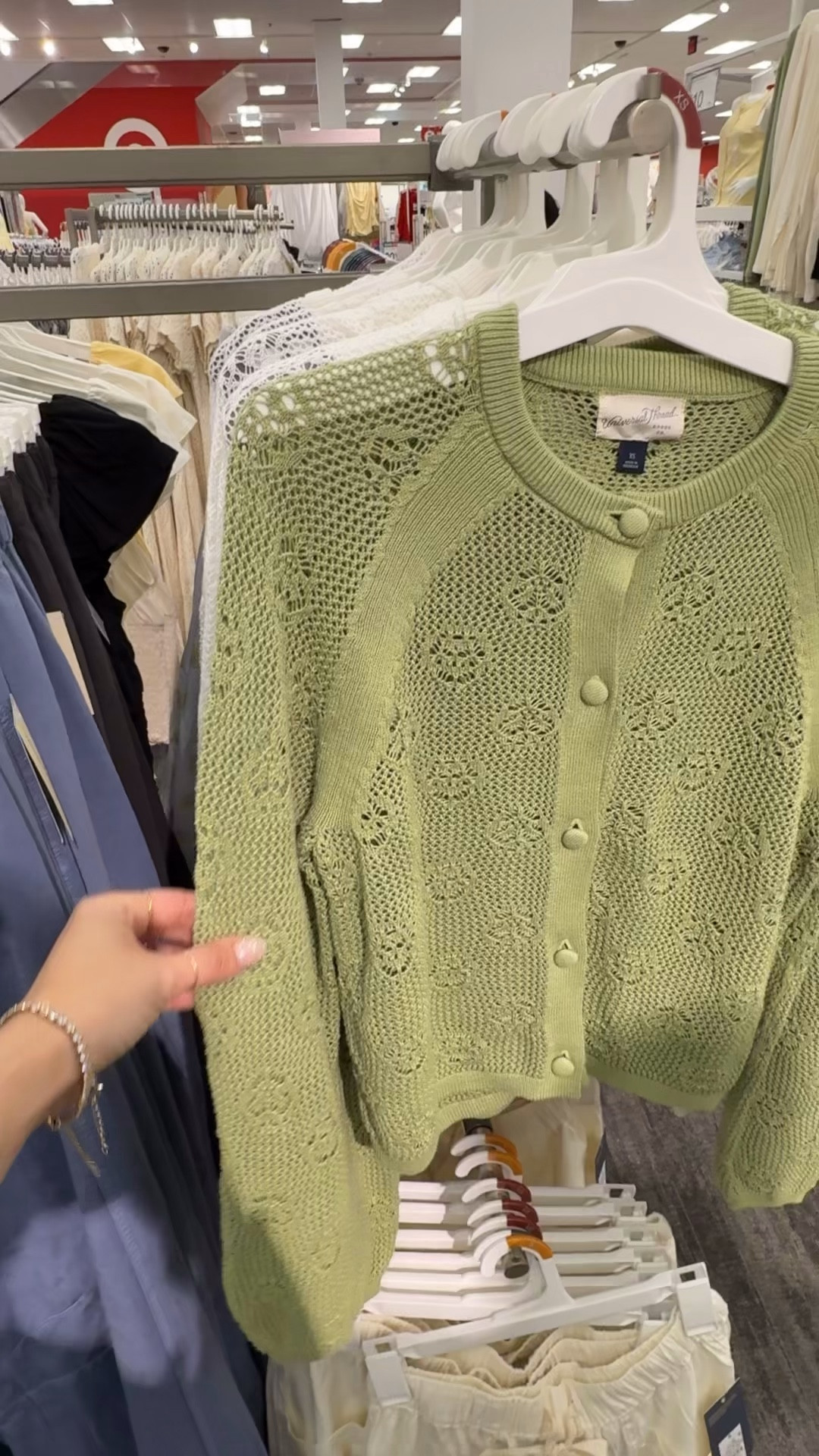 The color of this cardigan 😊



#LTKMidsize #LTKootd #LTKSeasonal