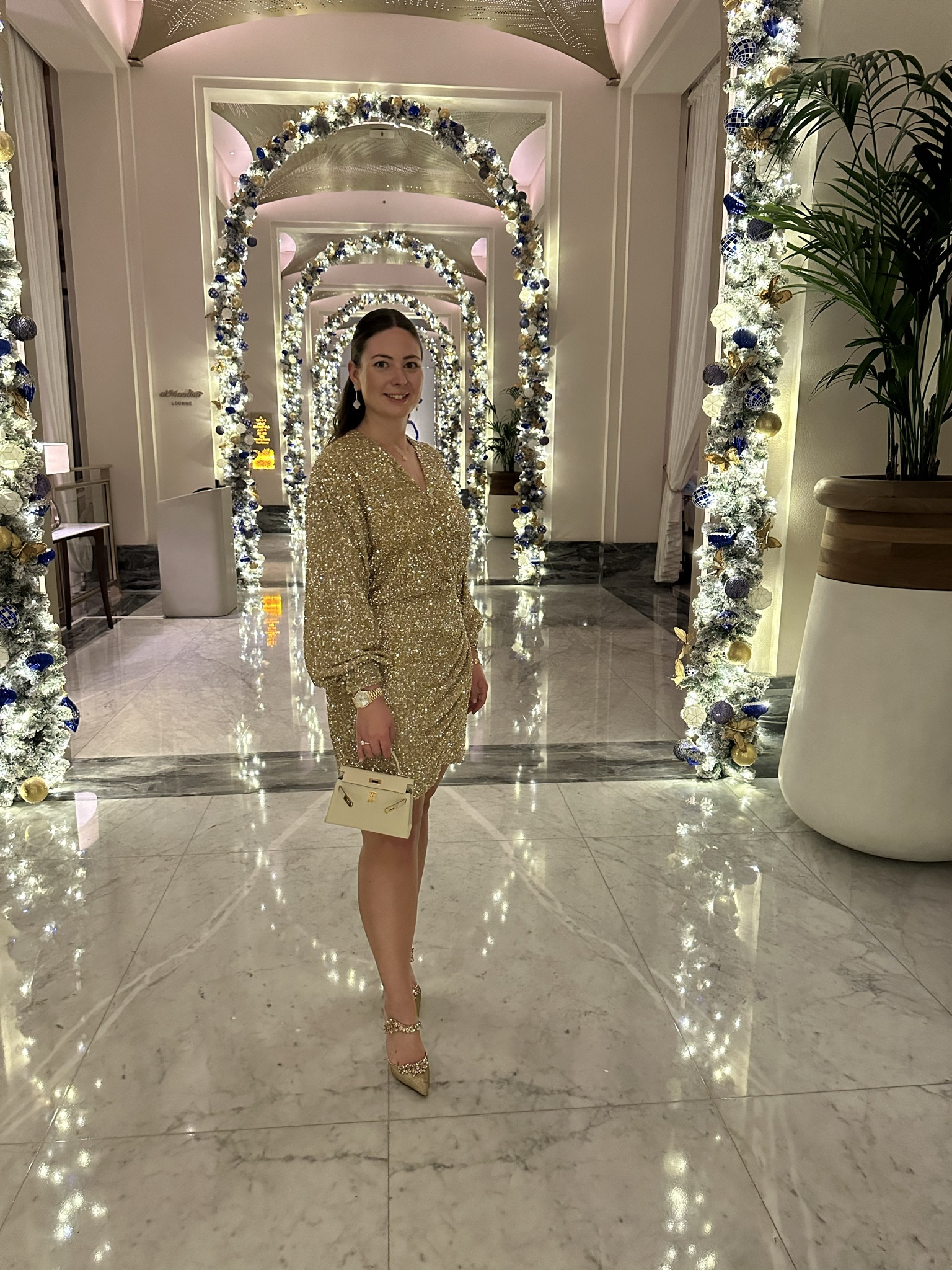 Golden Christmas dress ✨
#pailettenkleid #festlicheskleid #goldeneskleid #goldenespailettenkleid #christmasoutfit

LTKFestiveSaleDE #LTKSeasonal #LTKHoliday