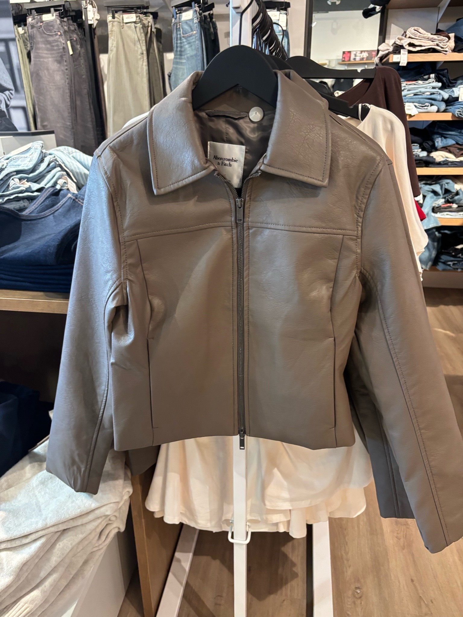 This cropped bomber jacket is trending for fall
And if you purchase it in the app, you get a special discount!!