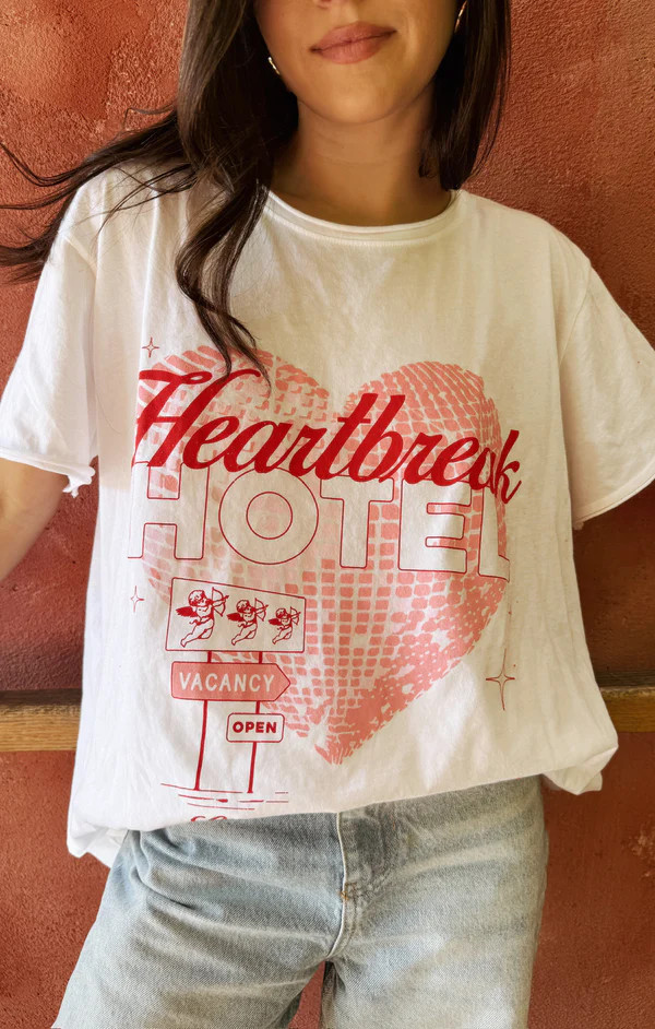 Airport Tee ~ Heartbreak Hotel Graphic | Show Me Your Mumu