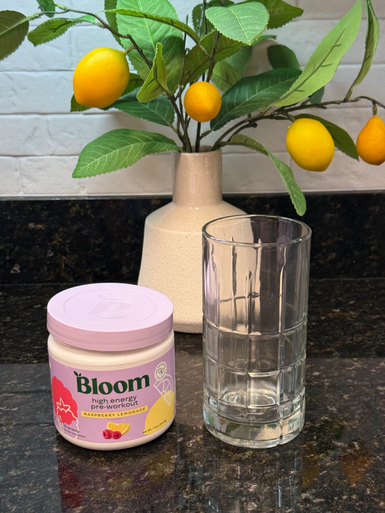 Pre-workout I’m loving 💪🏻🥤

#pre-workout #bloom #energy 

#LTKfitnessgoals #LTKmomlife #LTKmorningroutine