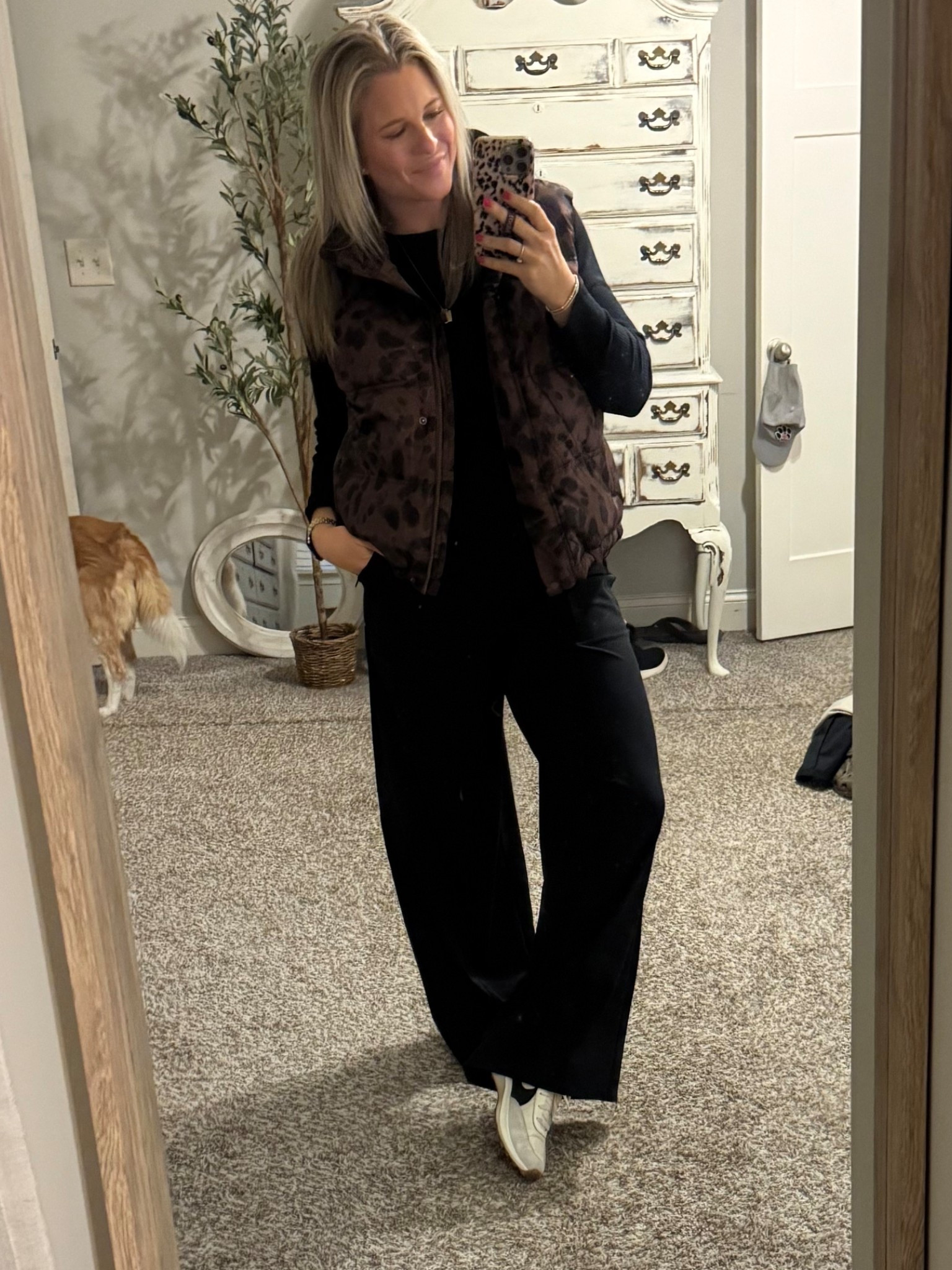 I got so many compliments on this cutie vest today! Perfect for work, errands, sports — honestly any thing!
Top: M
Vest: M
Pants: M

#LTKWorkwear #LTKStyleTip #LTKootd