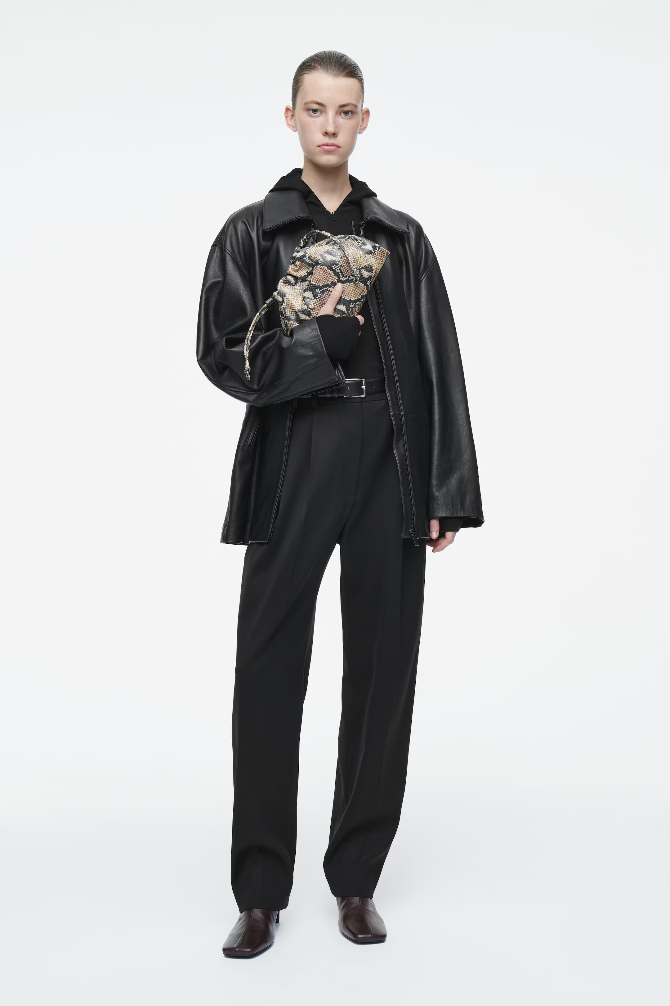 MINI CAVATELLI CLUTCH BAG - LEATHER - SNAKE EFFECT | COS | COS (EU)