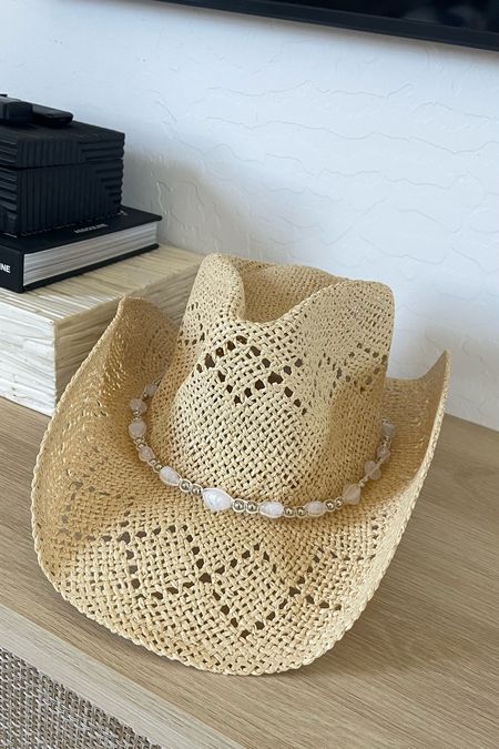 The perfect cowboy hat for this summer!




#LTKSeasonal #LTKSaleAlert #LTKFindsUnder50