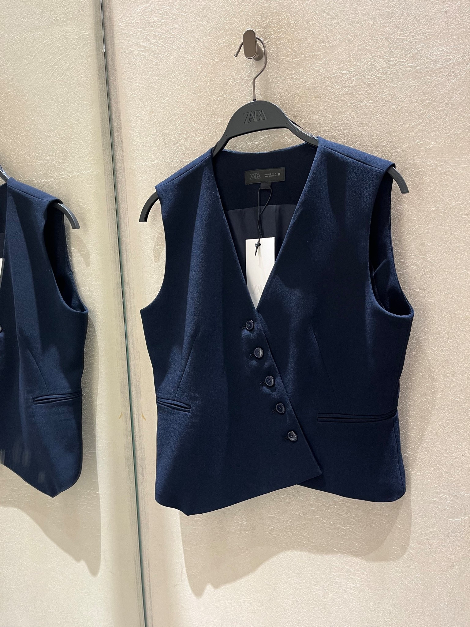 Perfect £20 waistcoat for work😍

Tags: autumn outfit, autumn, winter, molly mae style, Zara, transitional outfit, transition, autumnal, knitwear, Ugg boot, suede,


#LTKeurope #LTKworkwear #LTKautumn #LTKworkwear #LTKautumn #LTKstyletip