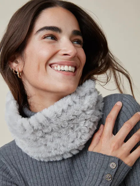 Azalea Faux Fur Neckwarmer | J.McLaughlin