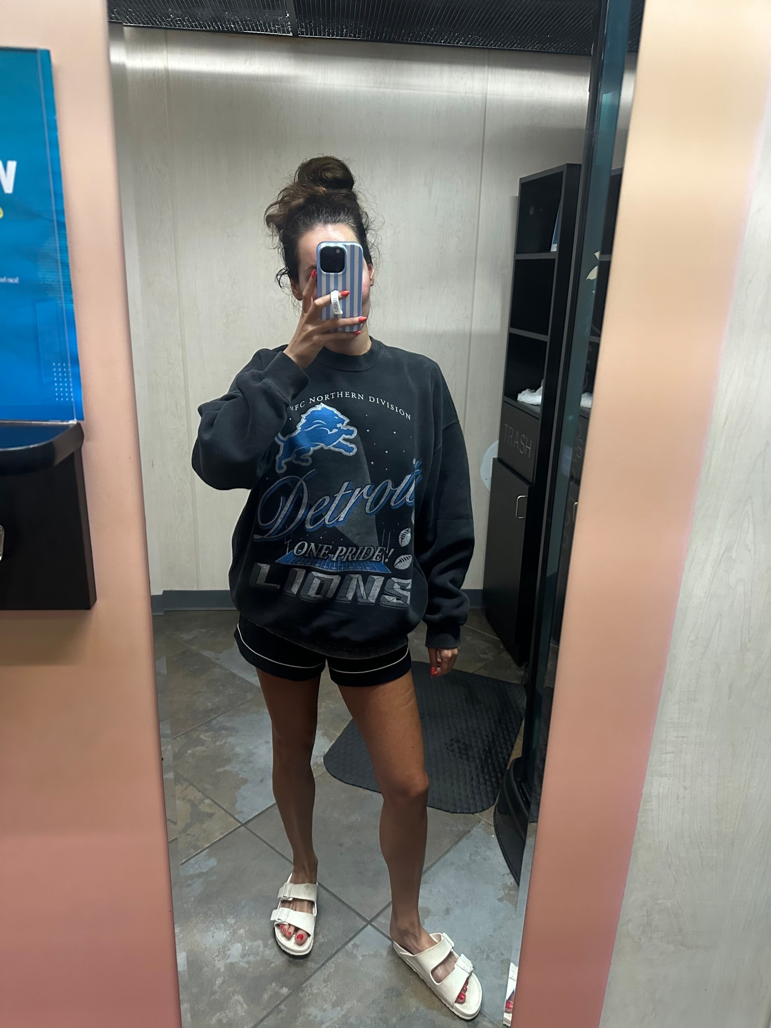 9/23 spray tan OOTN
Detroit Lions 
NFL
Abercrombie find 
Loopy phone case (code carolinelawley)
