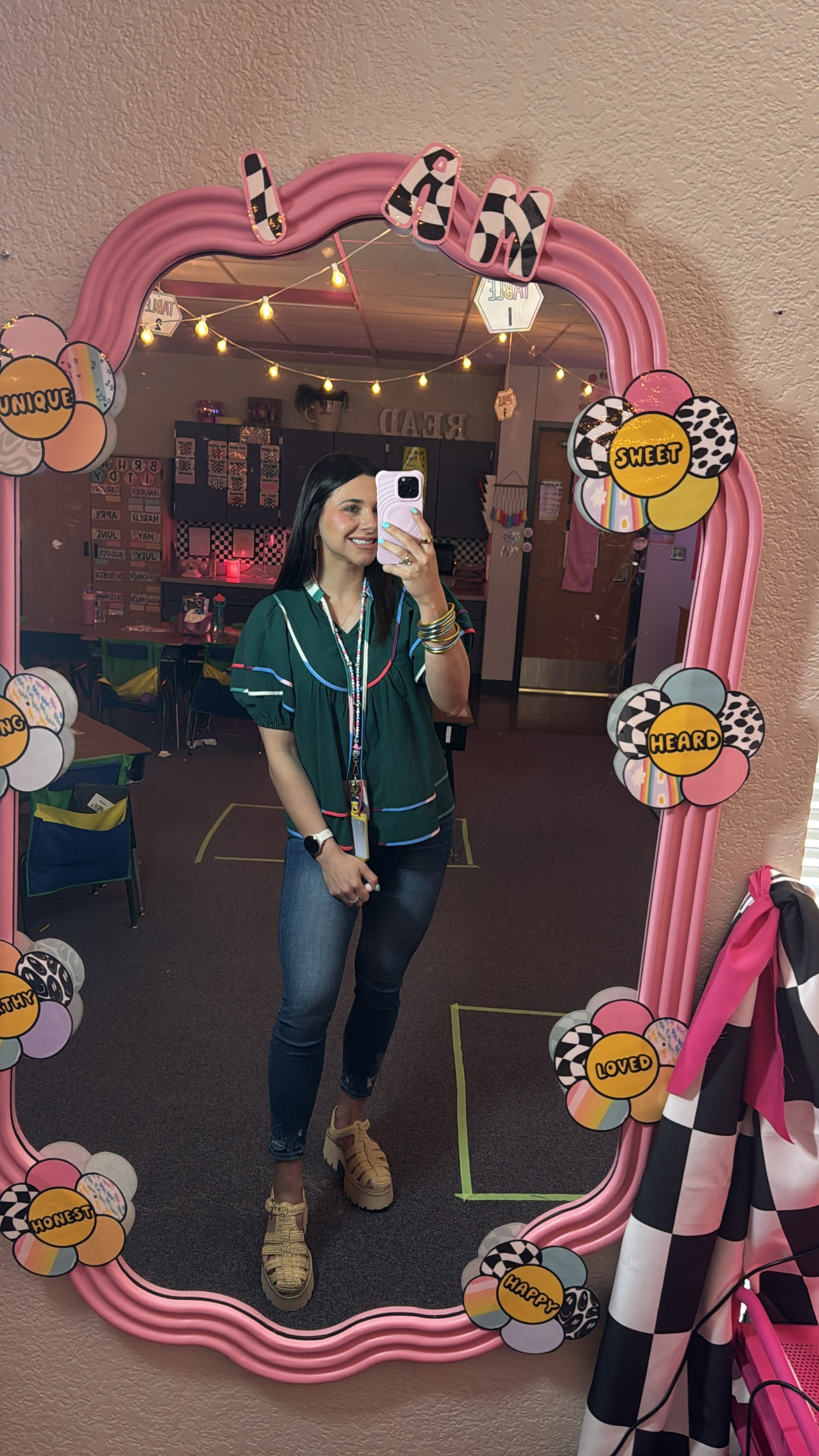 Class is in session, and so is style! 🍎✨ Today’s OOTD is all about blending comfort with professionalism. Let’s make learning fun and fashionable! 

🔗 links can be found on my LTK, link in bio!

#teacherootd #inspirewithstyle #ootd #teacherootd #teacherlife #teacherstyle #ltkfashion #teachervibes

#LTKWorkwear #LTKSeasonal #LTKBeauty