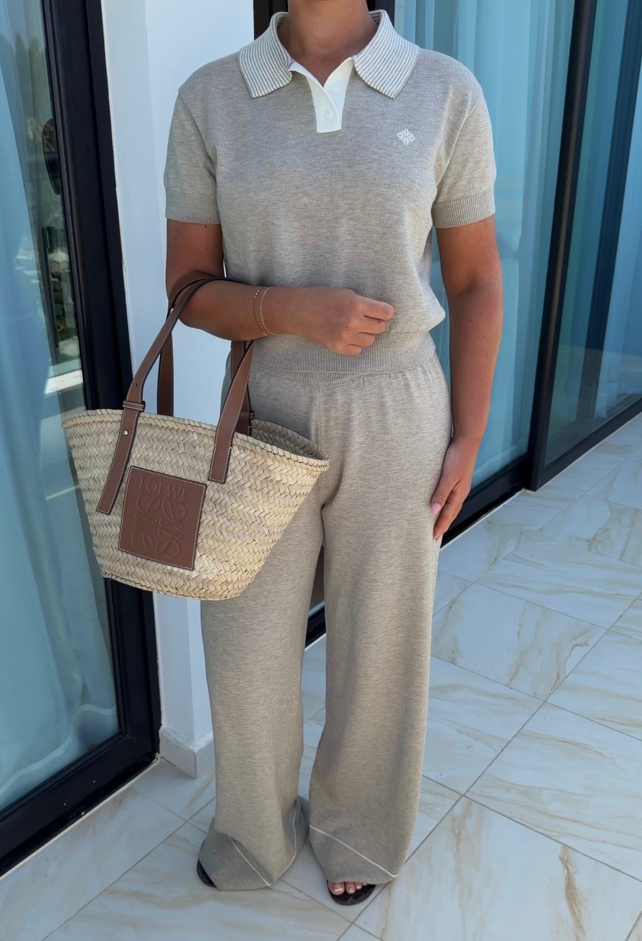 Airport outfit ✈️🤍 I wear a size 8 top & size 10 trousers x

@thecoutureclub ad