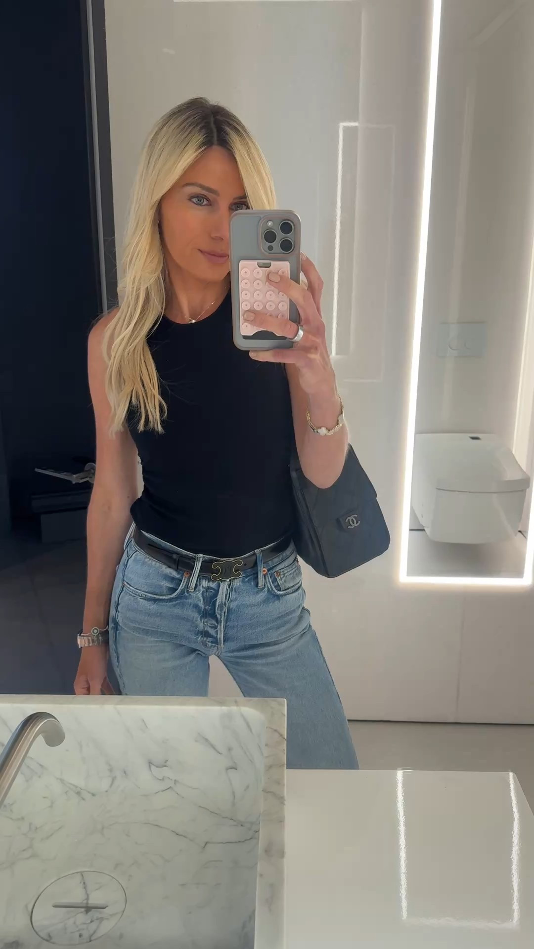 Styled an Alo basic for a casual work day 🖤✔️

#LTKgrwm #LTKmomlife #LTKdayinmylife