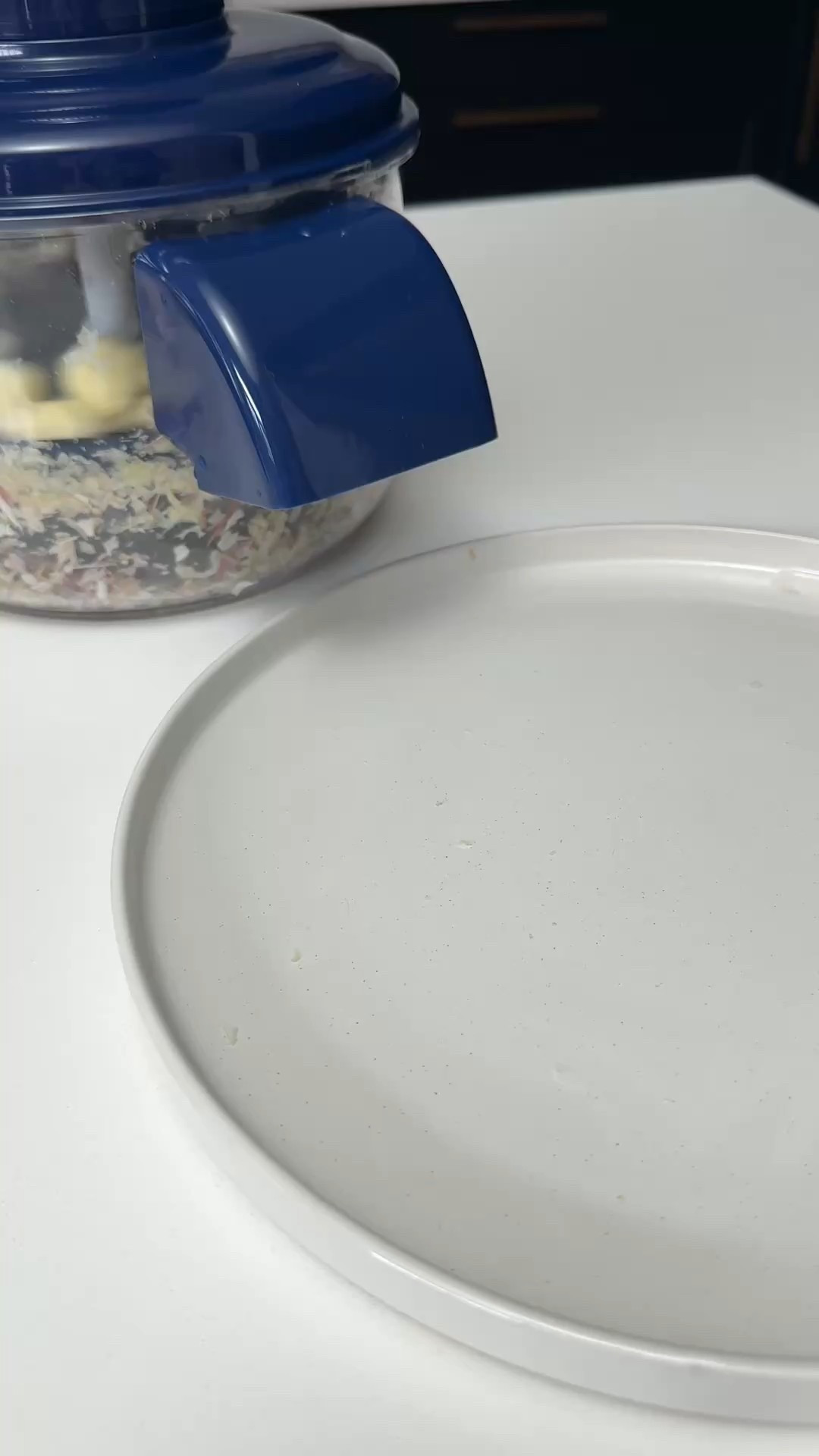 peeling grapes, garlic, and cherry tomatoes without the mess or the patience? yes please 🍇🧄 this little kitchen gadget does the work for you in seconds and makes prep feel way less annoying.

#amazongadgets #kitchenhacks #time saver #homefinds #musthaves