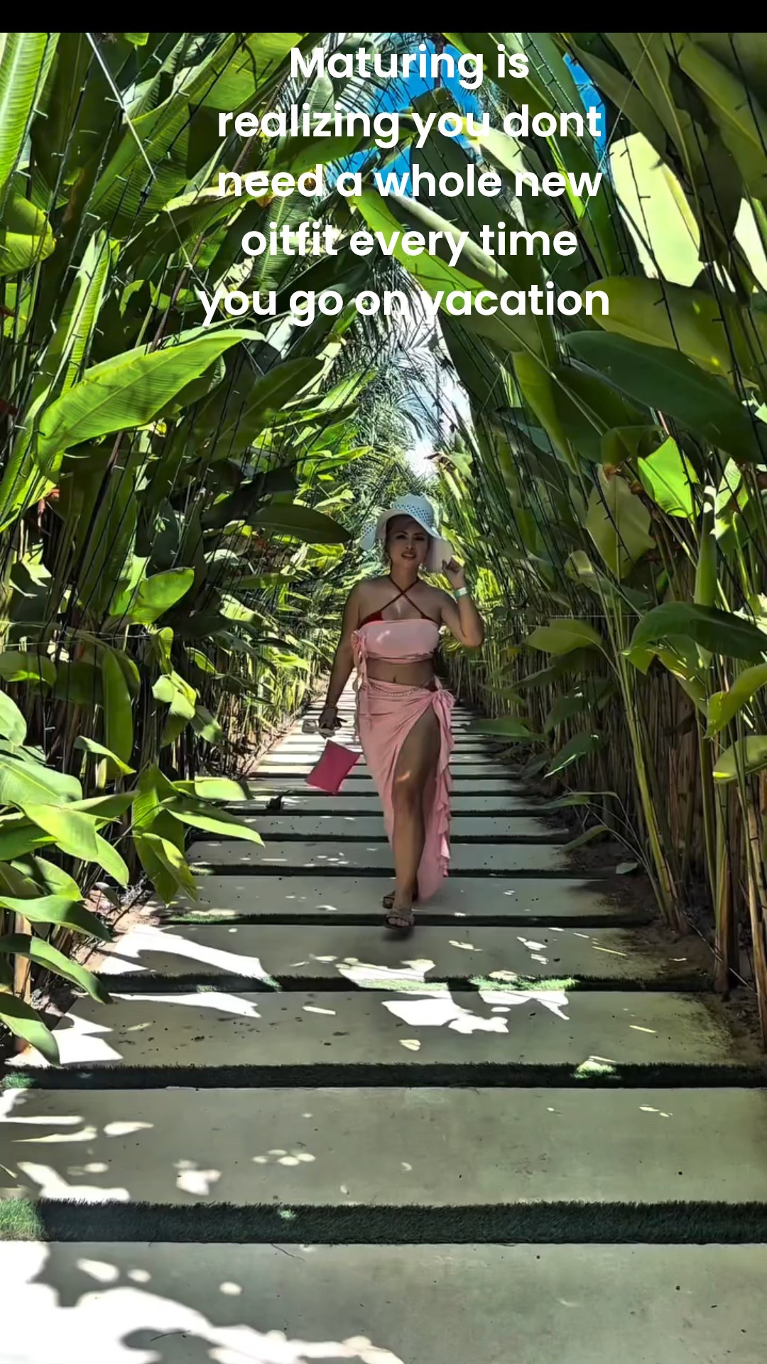 Who else is with me? 🙌😂🥰🌺👒☀️💄👠👗 

#ootd #ootdinspo #vacation #vacationootd