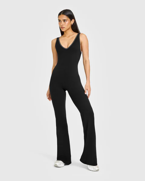 SoftMotion™ Contrast Scoop Back Flared All in One with White Logo 
 Black | Oner Active (UK / US)