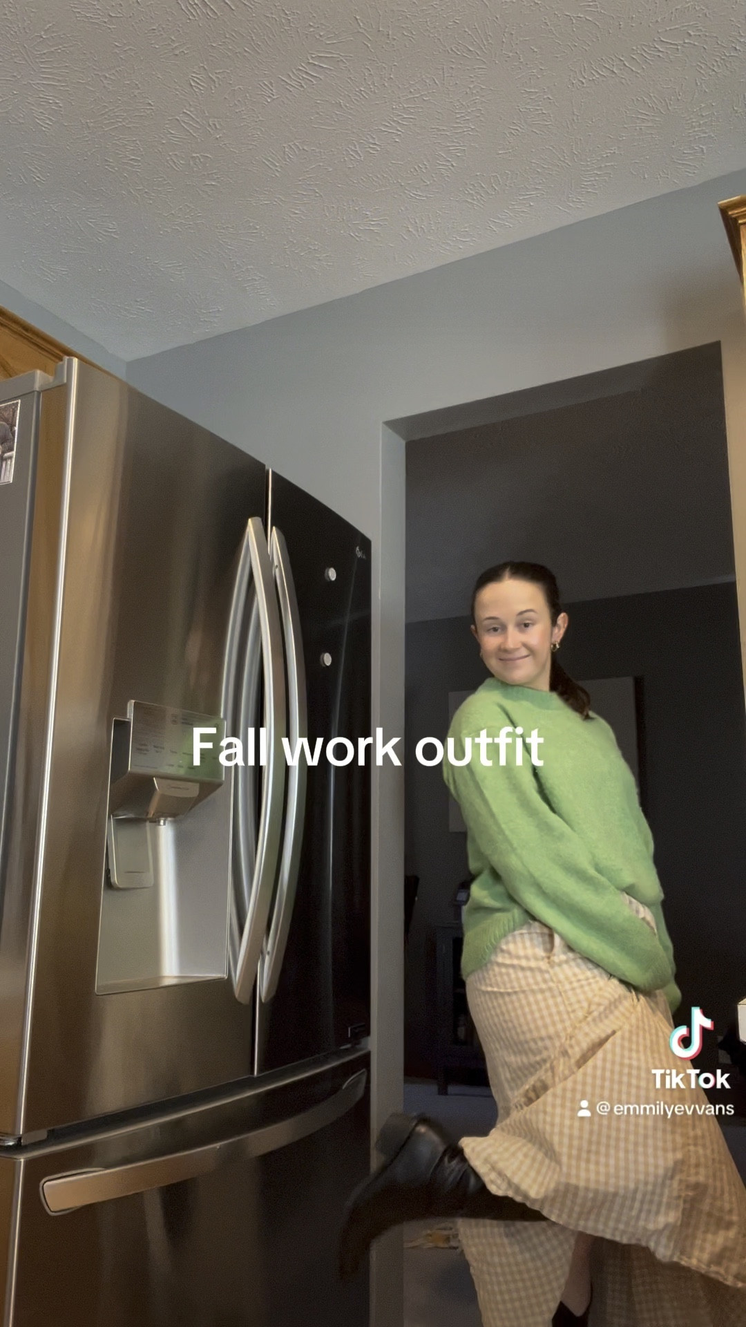 Having a colorful fall 

Work outfit, professional, gingham, colorful sweater, green, fall outfit, fall style

#LTKfindsunder50 #LTKstyletip #LTKworkwear