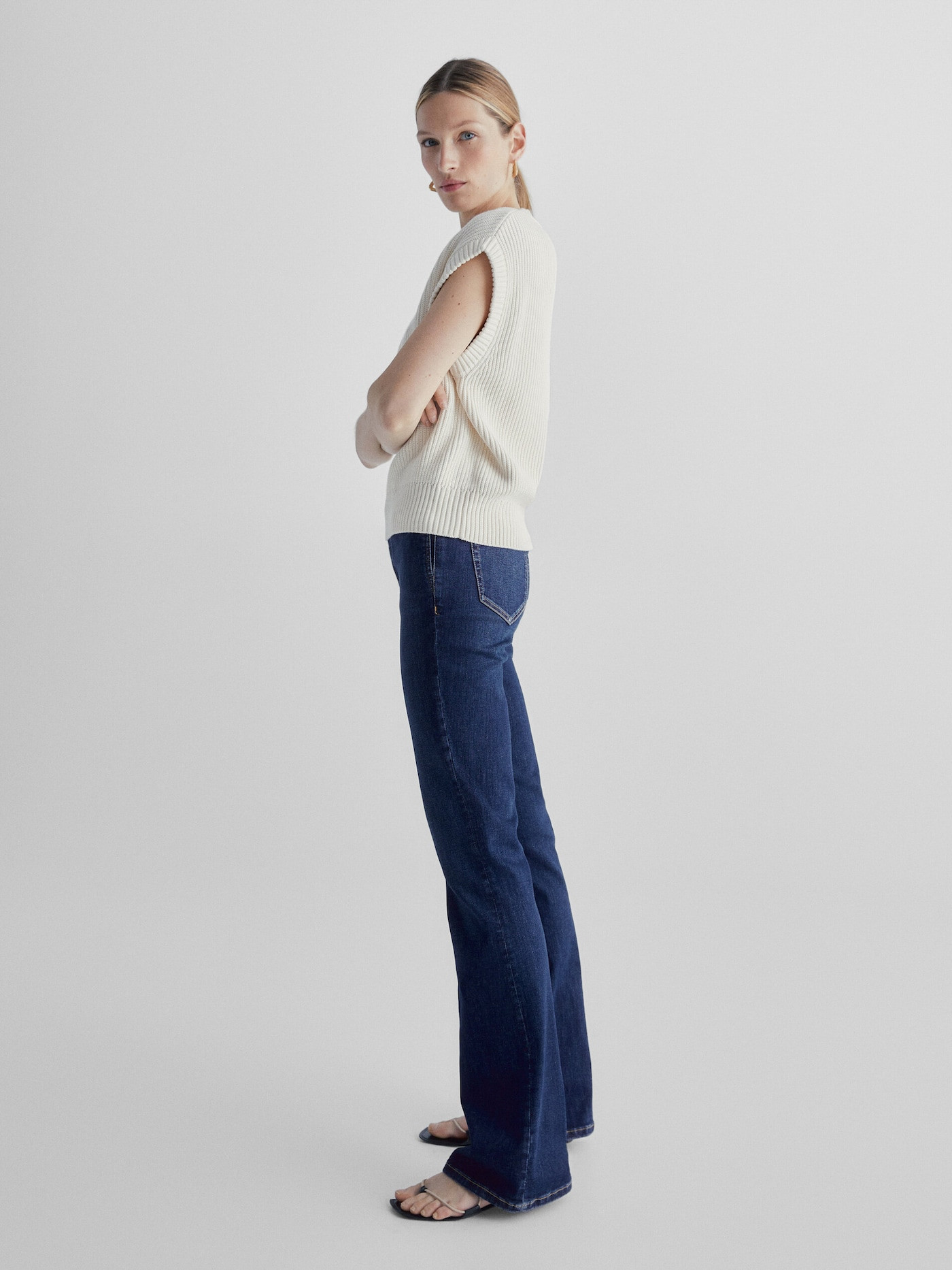 Skinny-Jeans mit Schlag und hohem Bund | Massimo Dutti DE