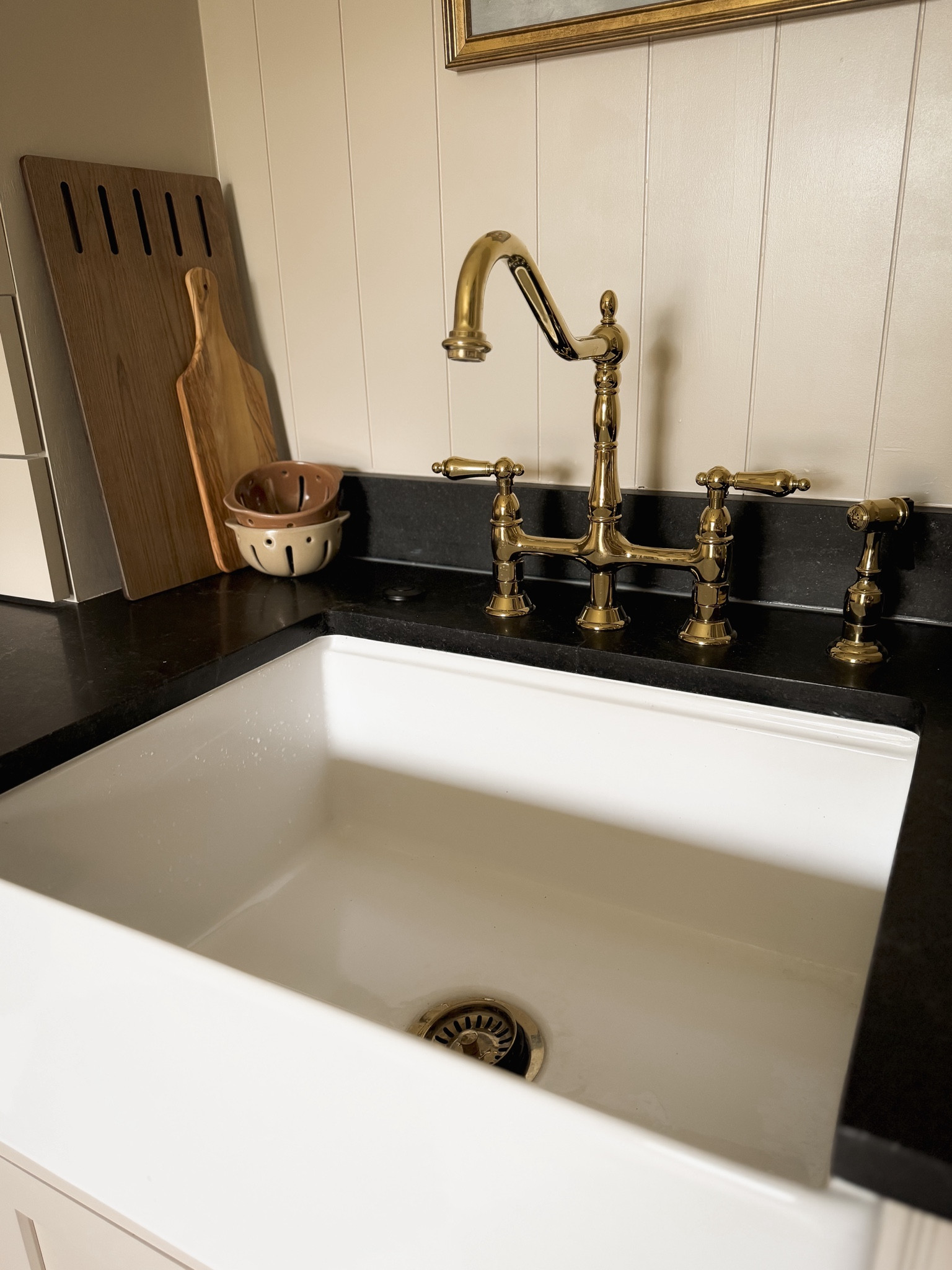 Our butlers pantry sink details!

Small farm sink
Utility sink
Brass faucet
Brass fixtures
Remodel
Cutting board
Kitchen

#LTKHome #LTKFindsUnder100 #LTKFindsUnder50