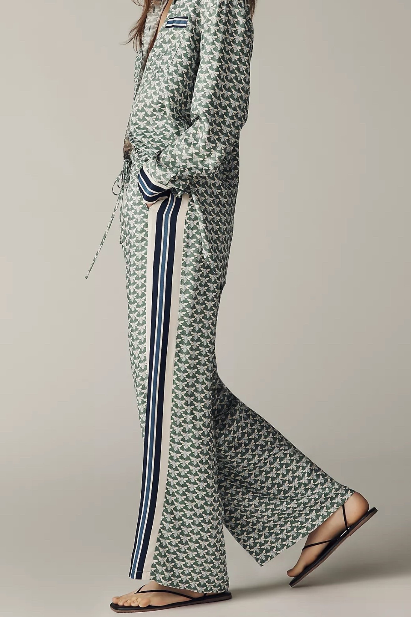 I have this matching set in another print and love it!


#LTKSeasonal