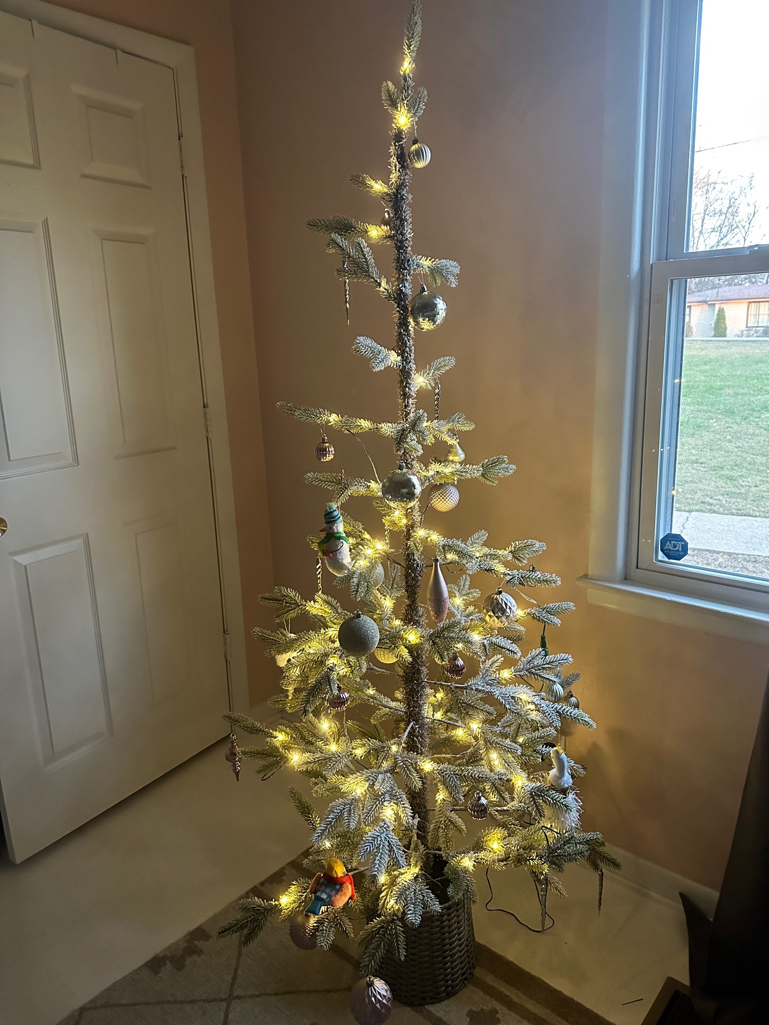 This Anthro look a like tree is HALF OFF!!!!! 🩷⭐️ making it only $50 🤯 it’s 6ft and pre-lit ✨

#LTKSaleAlert #LTKHome #LTKHoliday