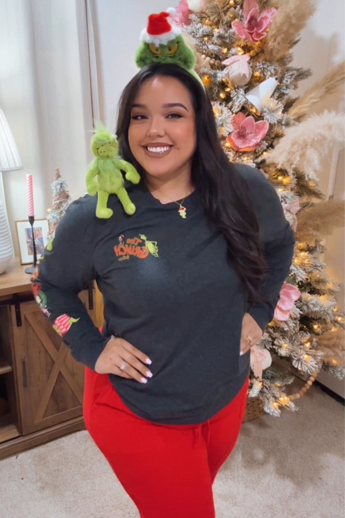 Teacher Holiday Outfit #3 #teacherootd #grinch #ootd #winterootd

#LTKHoliday #LTKCyberWeek #LTKBeauty