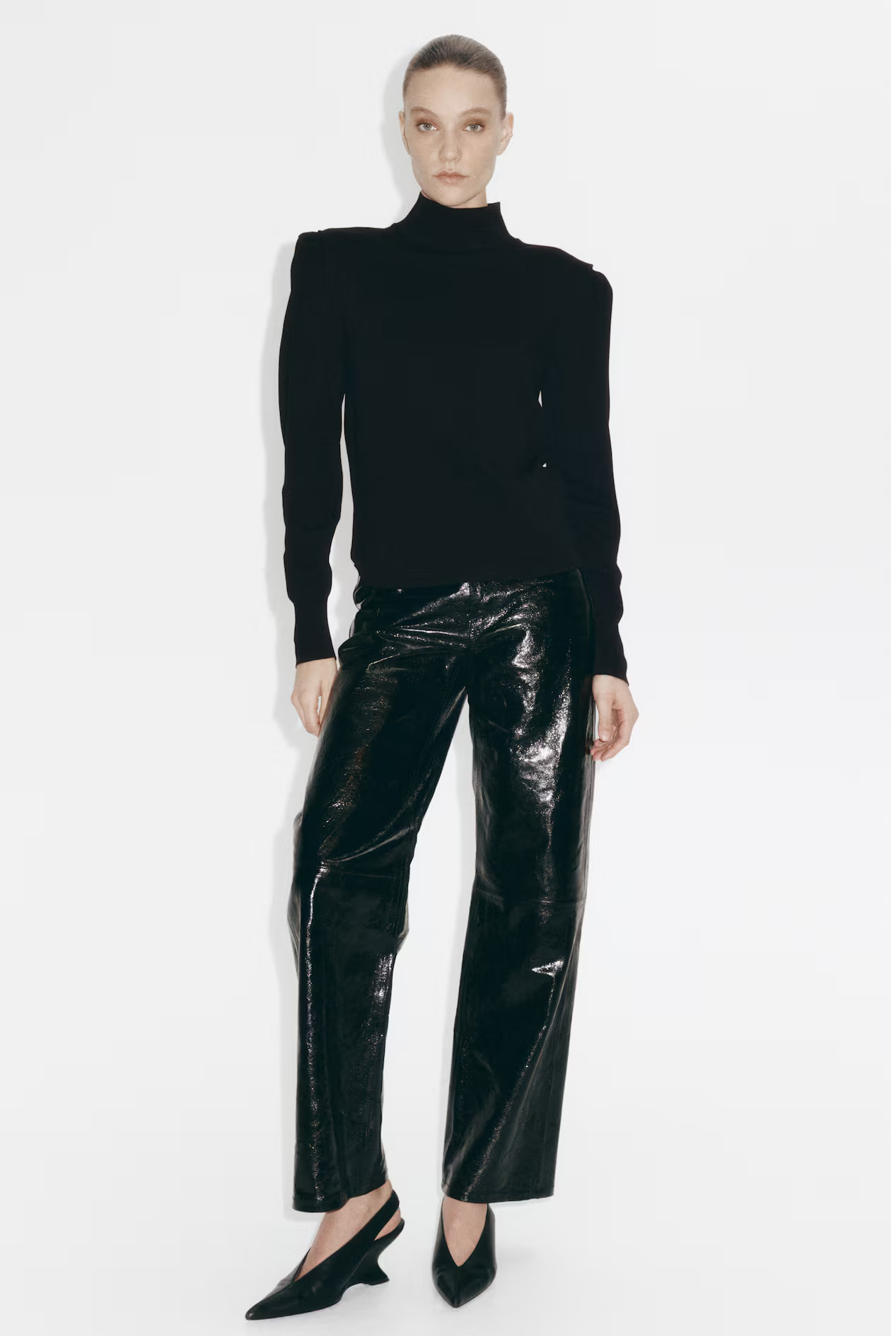 Fine-knit turtleneck top | H&M (UK, MY, IN, SG, PH, TW, HK)