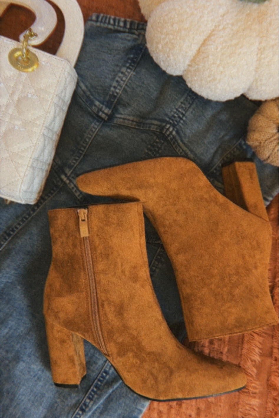 rachel green from friends - fall outfit inspo #friends #rachelgreen #falloutfits #falloutfitinspo #90sstyle #rachelgreenstyle #bershka #denim #autumnoutfits 

#LTKSeasonal #LTKU #LTKstyletip