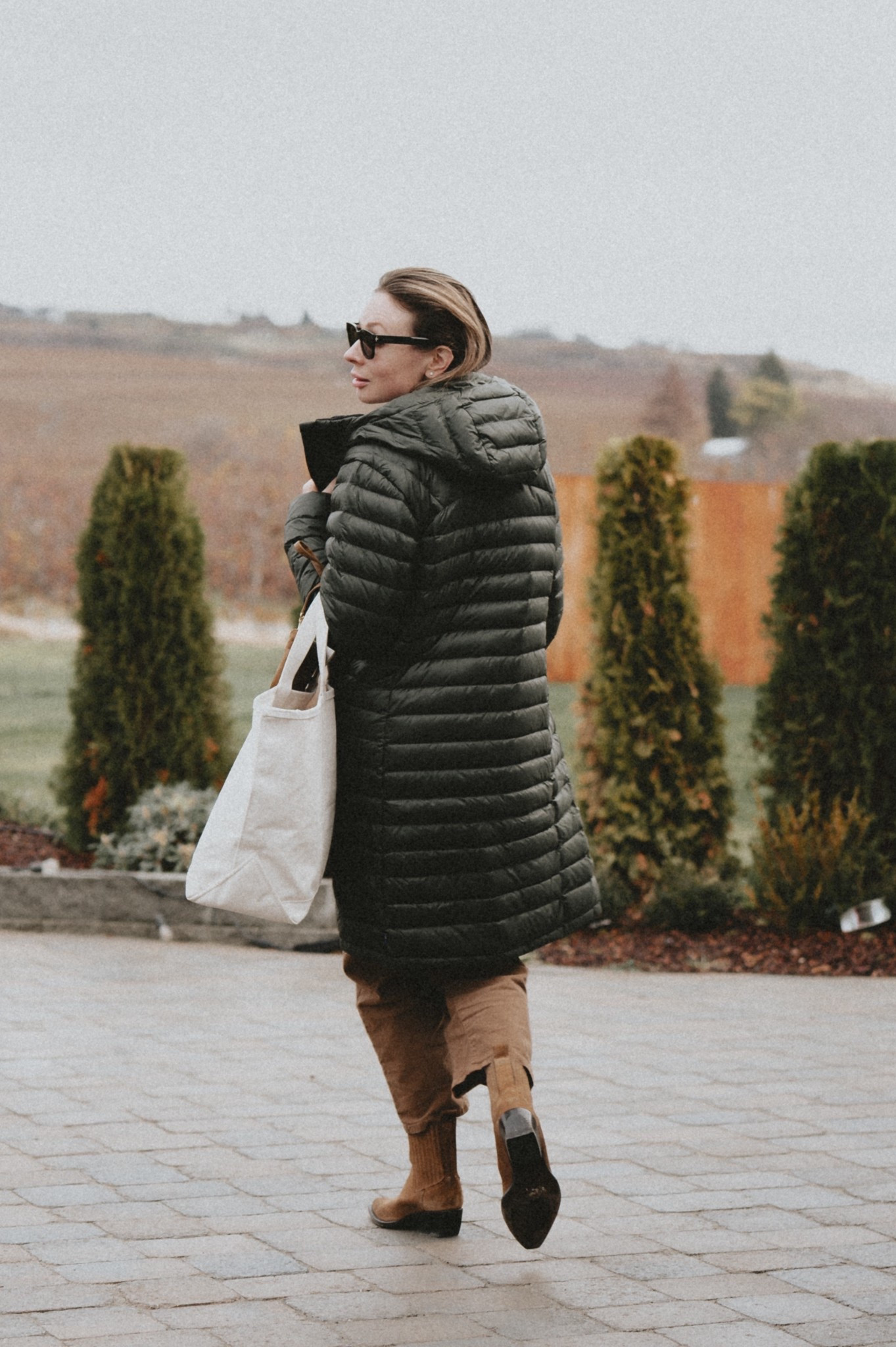 Is anyone else looking for a good looking low key midweight down parka? 
Trying on Fjallraven snowflake ❄️ parka with Golden Goose Debbie boots, Nili Lotan pants & L.L. Bean boat & tote. 

#LTKmomlife #LTKSeasonal #LTKWorkwear