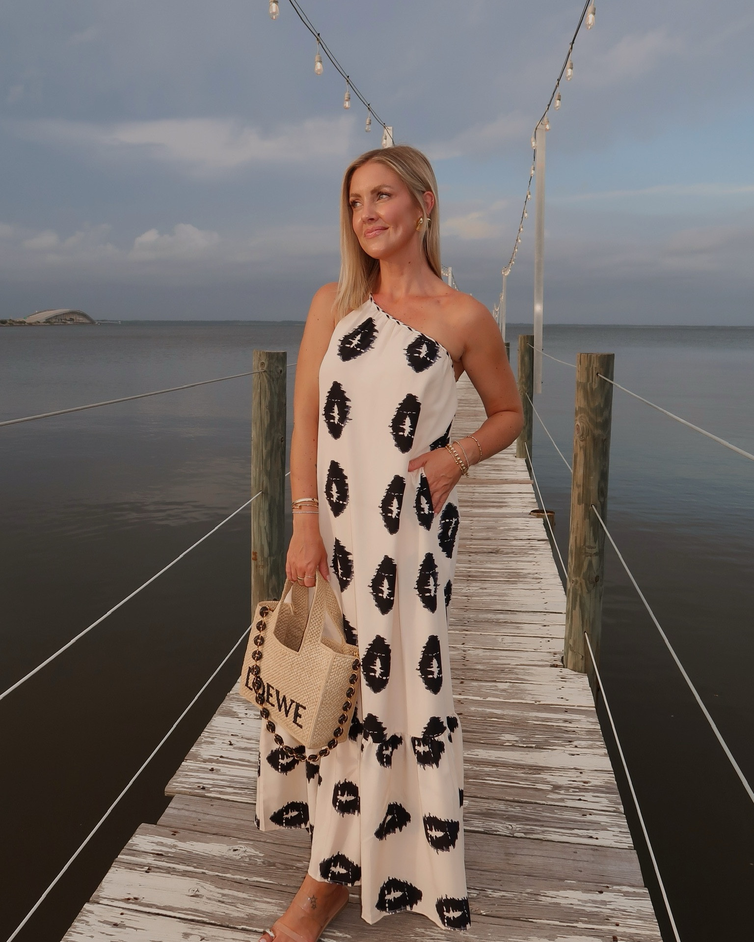 Summer Dresses on Repeat: breezy, neutral dresses that make summer dressing feel effortless 🤍✨


Summer outfits, summer dresses, summer fashion, everyday dresses, elevated outfit, beach outfit, Florida, Amanda west, almostreadyblog

#LTKFindsUnder100 #LTKSummerEdit #LTKStyleTip