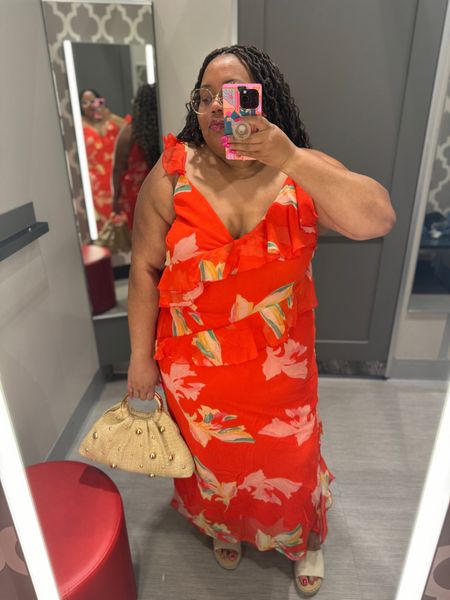 Tropical dress perfect for vacay! Wearing a 1X!



#LTKPlusSize #LTKFindsUnder50 #LTKStyleTip