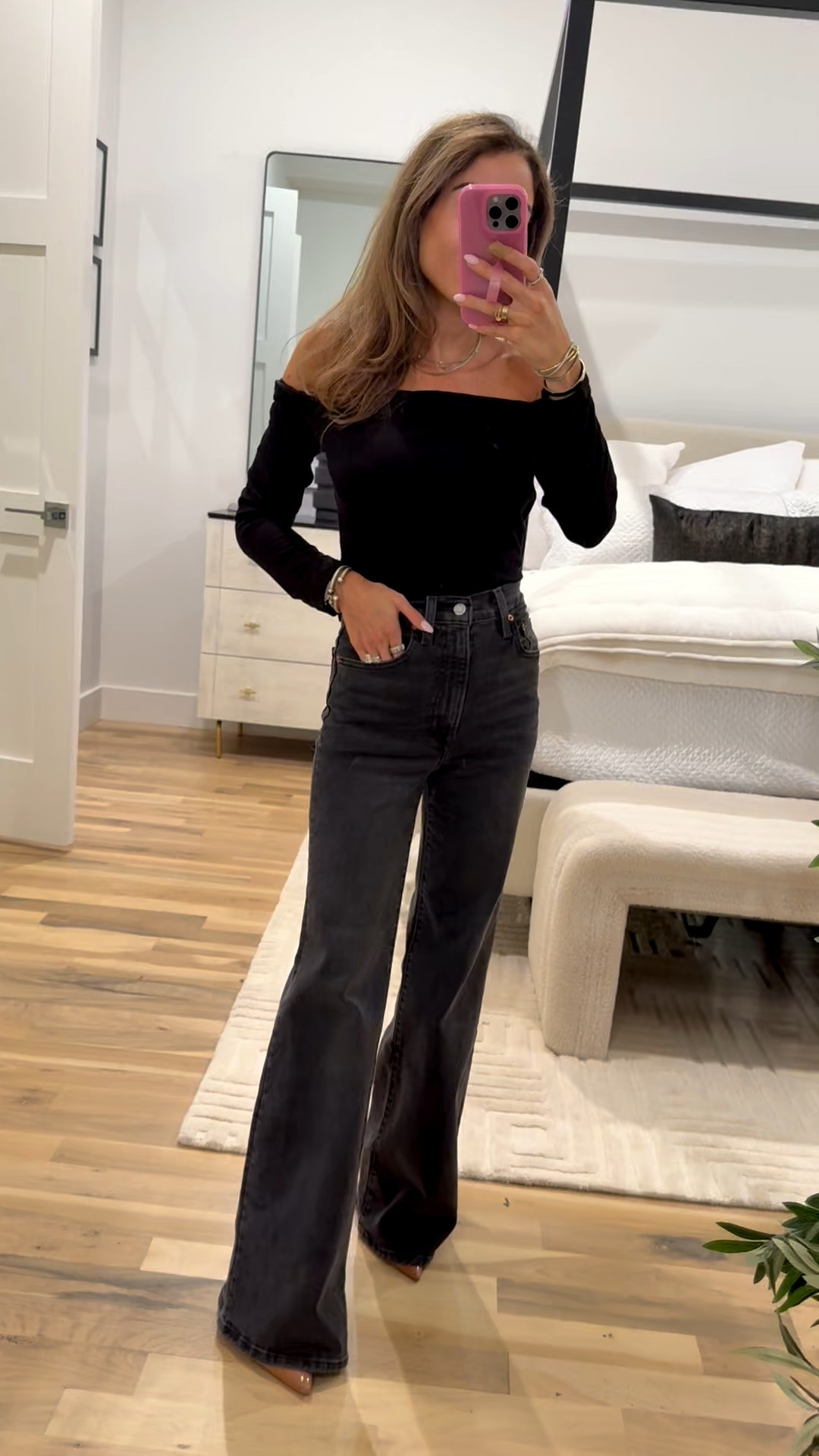 The best stretchy jeans I love the black grey wash and currently on sale 30% off wearing size 24 

#LTKSaleAlert #LTKFindsUnder100 #LTKFindsUnder50