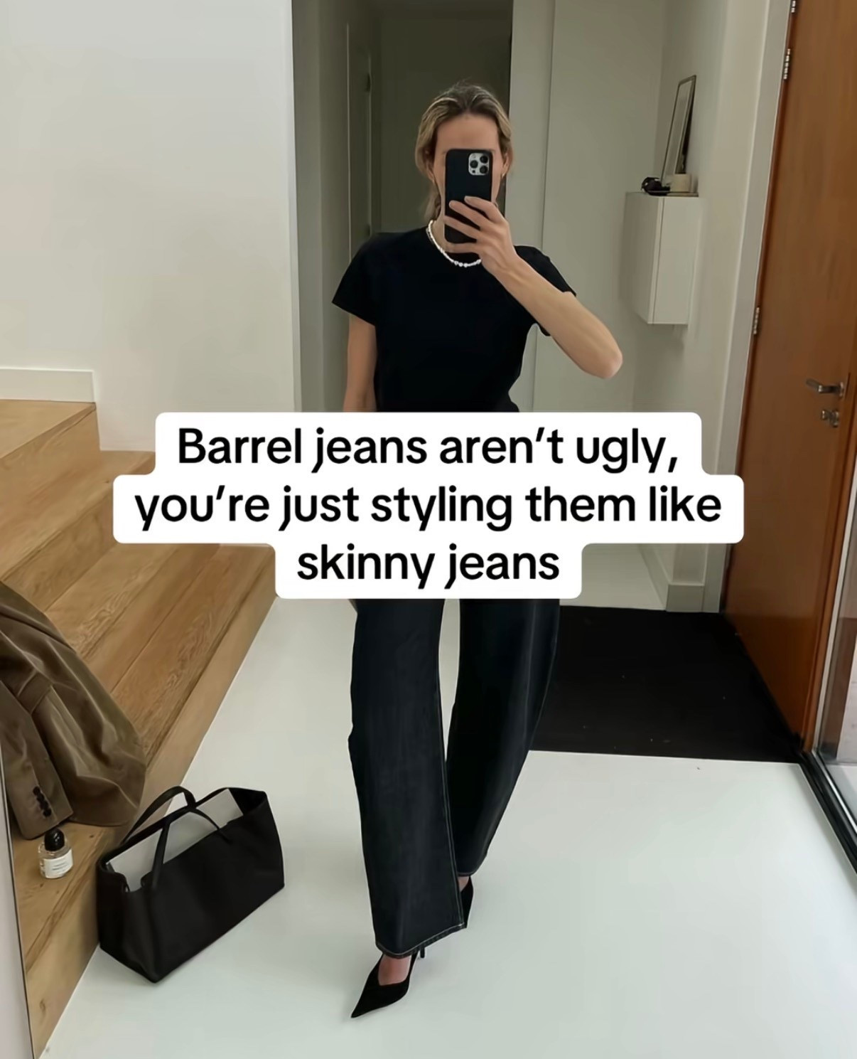 Barrel jeans are voluminous so to balance the proportions we don't want baggy on the top. 

#LTKstyletip