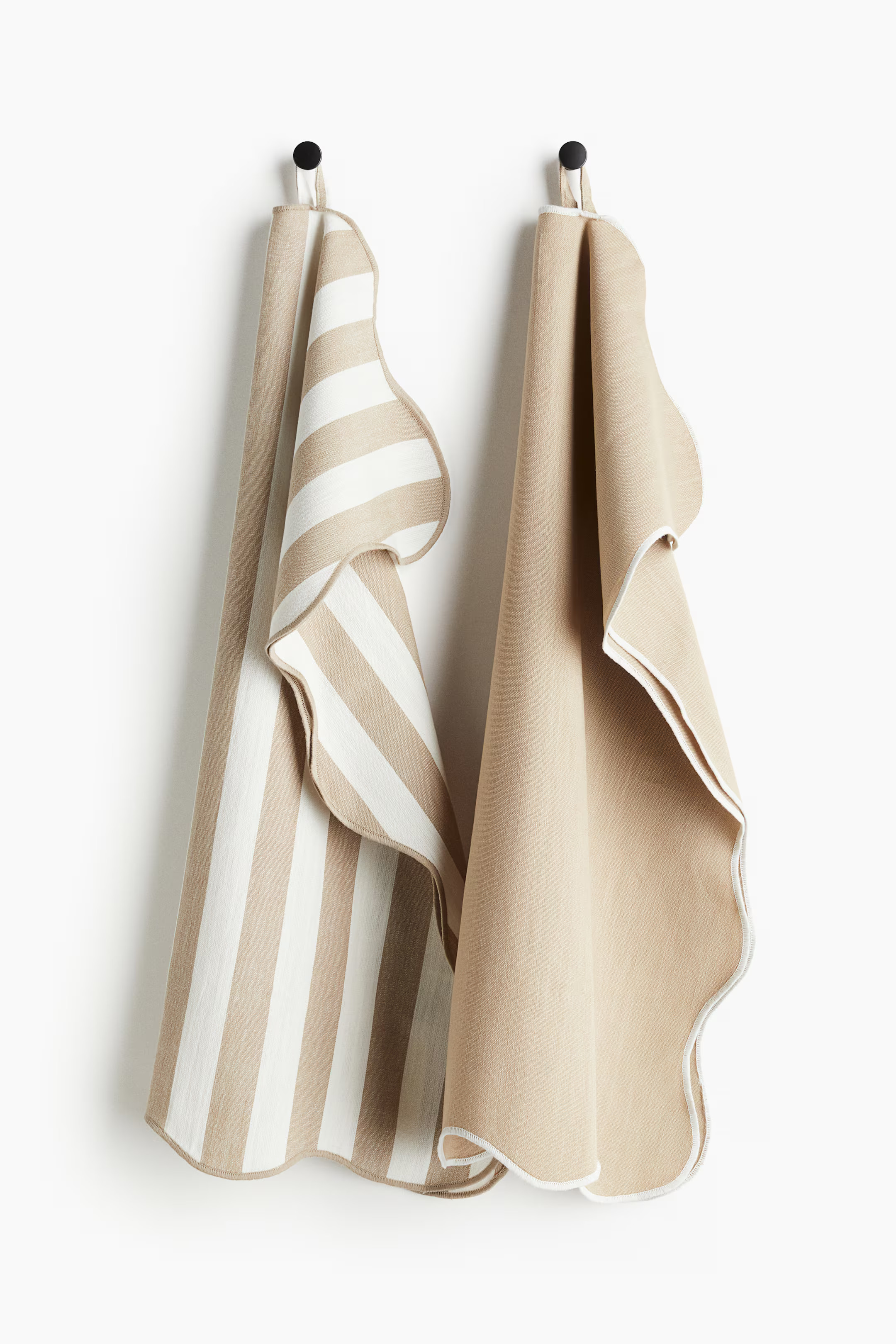 2-pack Scalloped-edge Tea Towels | H&M (US + CA)