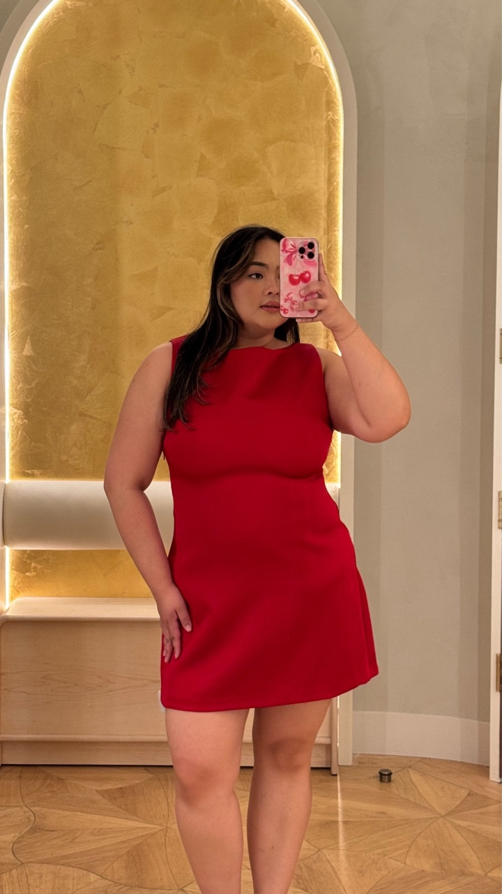 Midsize girlies, we’re winning today 🤎🔥 @dynamiteclothing fitting room finds that actually snatched.