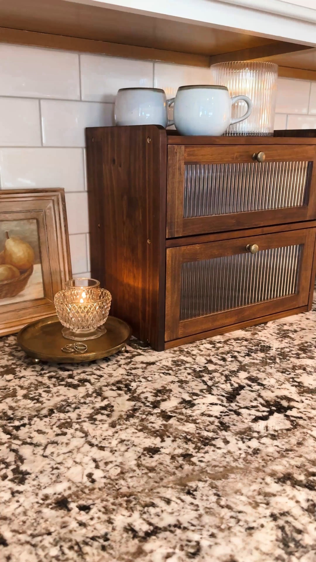 Vintage style bread box 