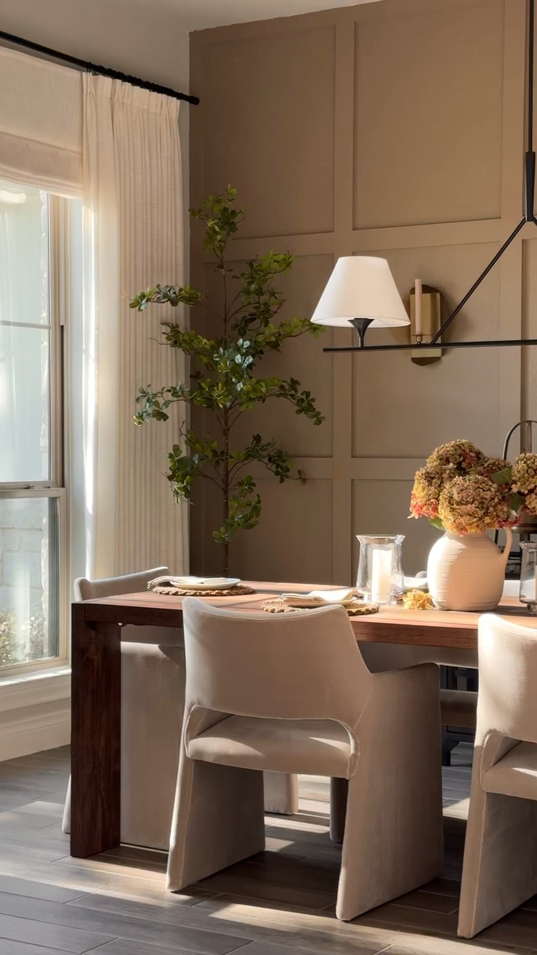 Spring glow in the dining room ☀️✨ 

#LTKHome #LTKSeasonal #LTKSaleAlert