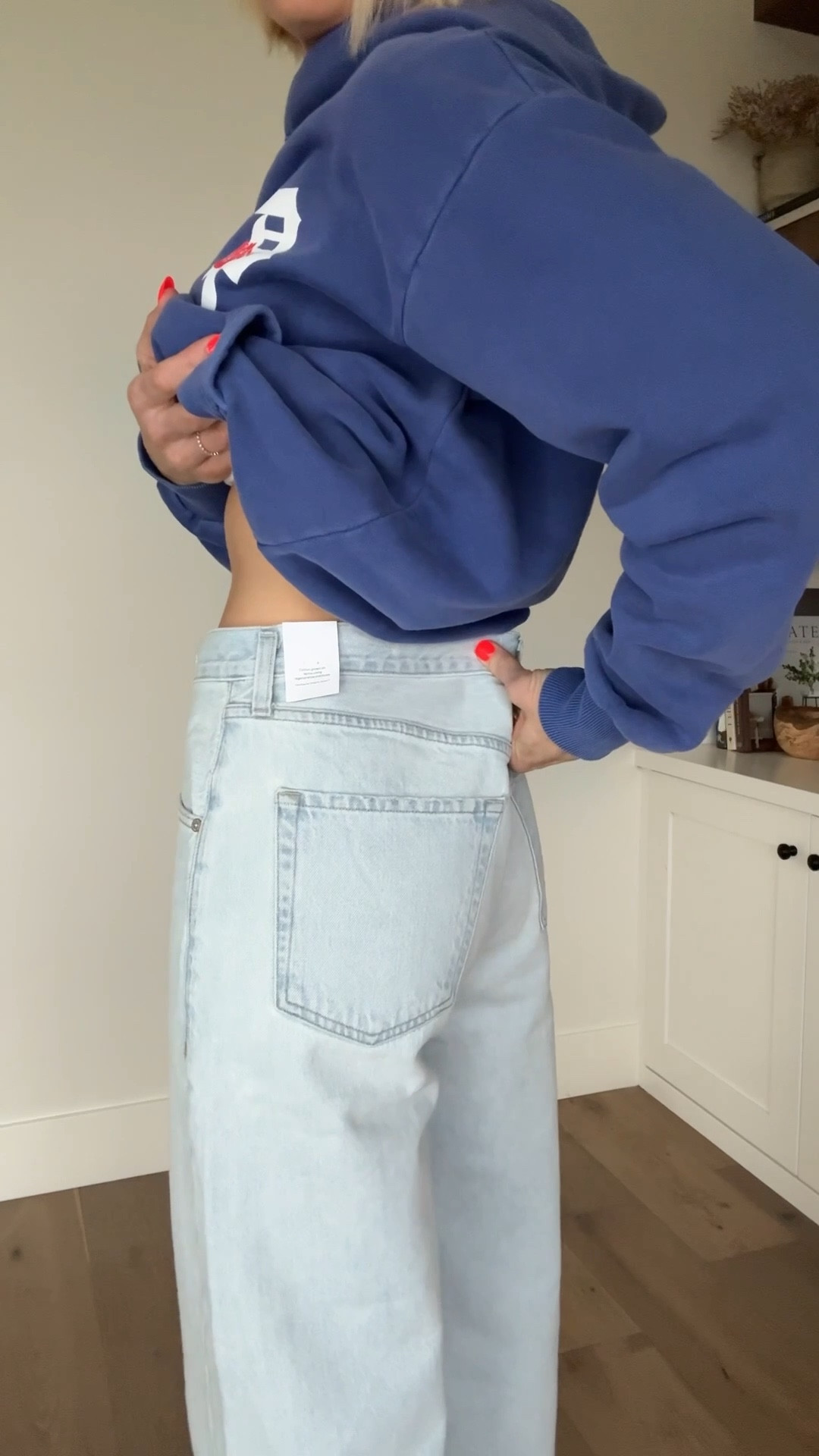 I’ve had my eye on this style, but just couldn’t pull the trigger on the full price options. Found this lighter wash on major SALE — hurry, sizes are selling fast
🚨consider size down — they’re very big through the waist! Wearing a 27, but reordered a 26 and like things loose😉

#LTKSaleAlert #LTKootd #LTKOver40