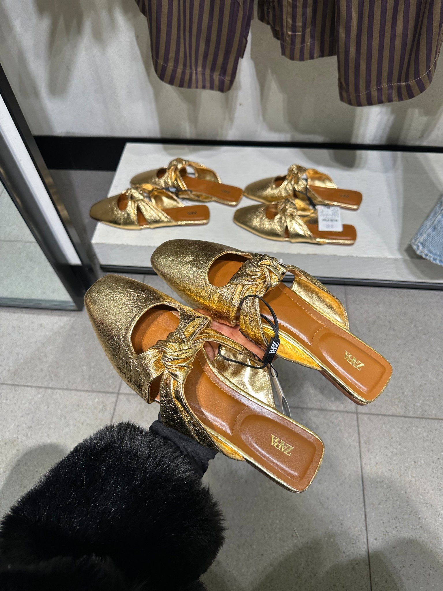 Love these slides from Zara. I have a similar pair from Gucci. But these are so cute 

#LTKFindsUnder100 #LTKShoeCrush #LTKSaleAlert