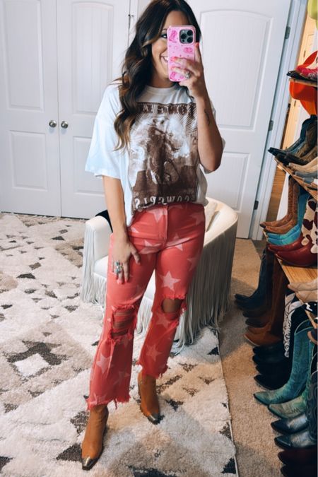 Country concert outfit idea - western tee shirt crop and star straight legged jeans - free people booties 

#LTKShoeCrush #LTKWorkwear #LTKFestival