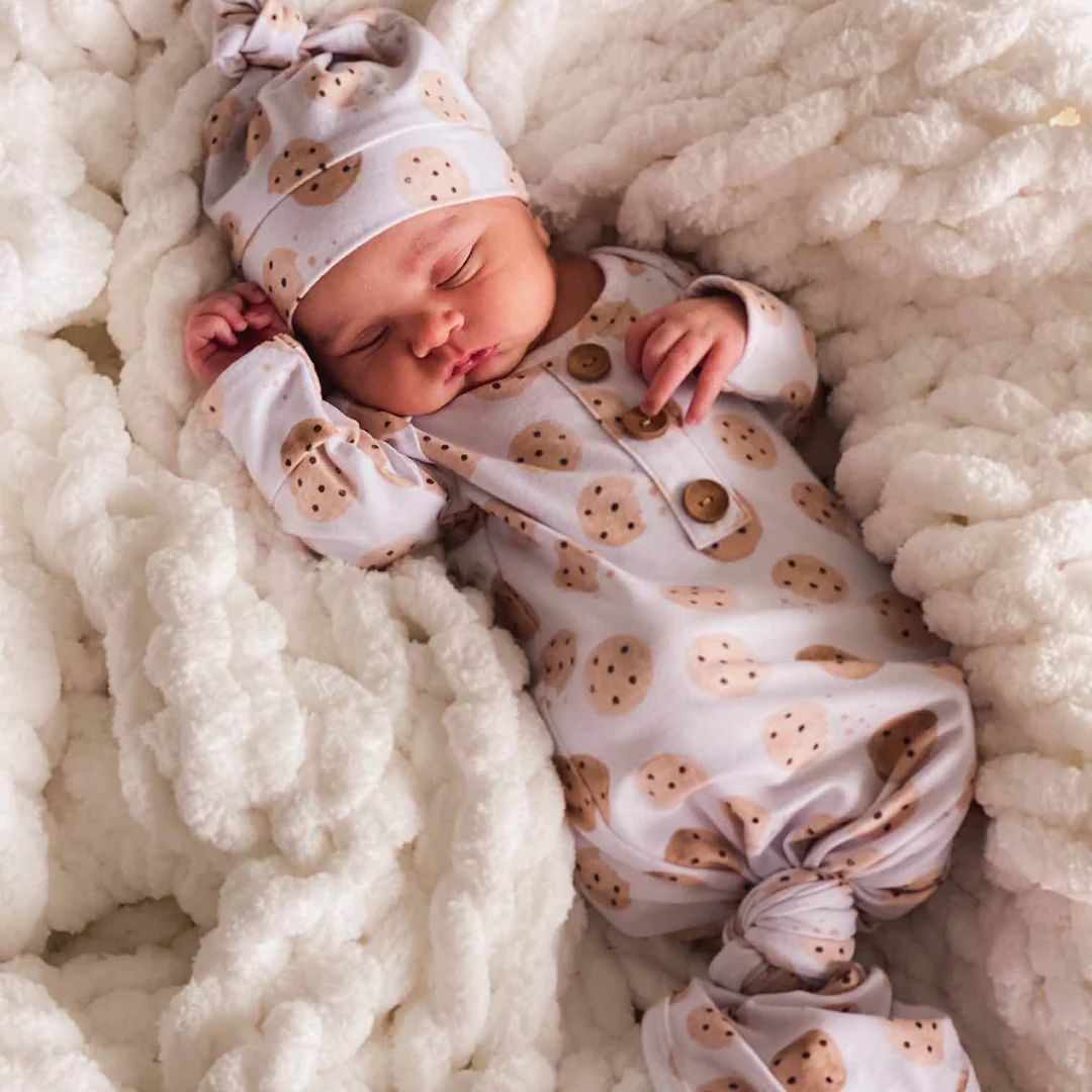 Cookie Crumble Newborn Baby Knot Gown & Hat Set | Caden Lane
