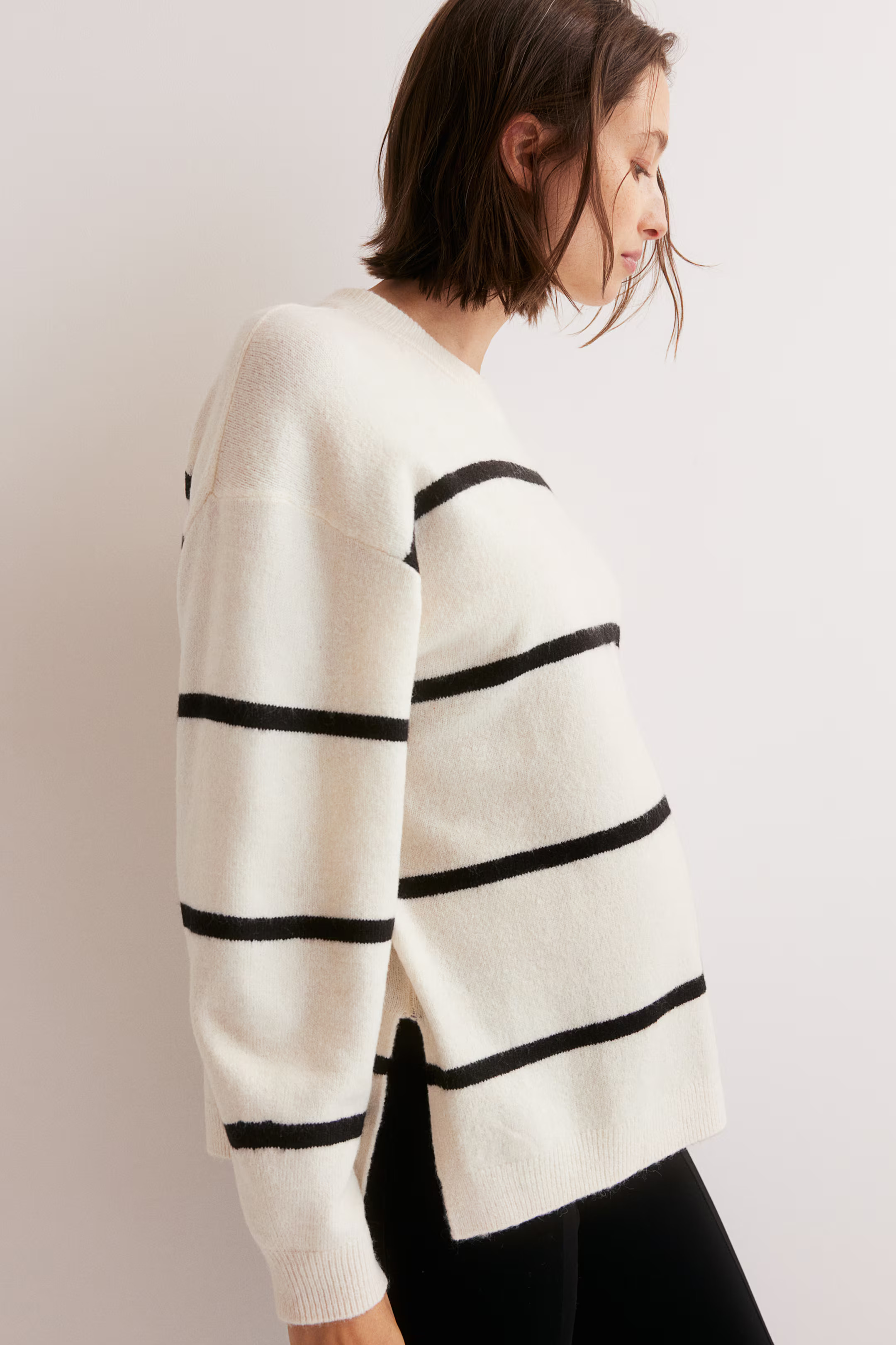 MAMA Slit-Hem Sweater | H&M (US + CA)