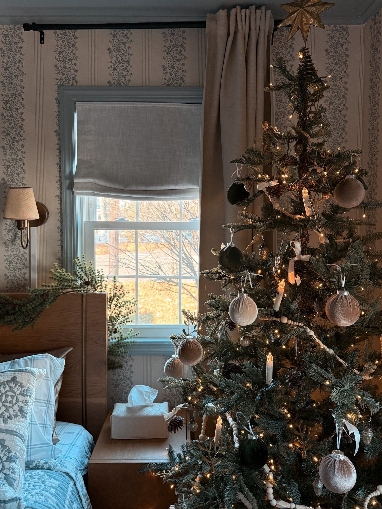 team bedroom tree 

#LTKHome #LTKHoliday #LTKSeasonal