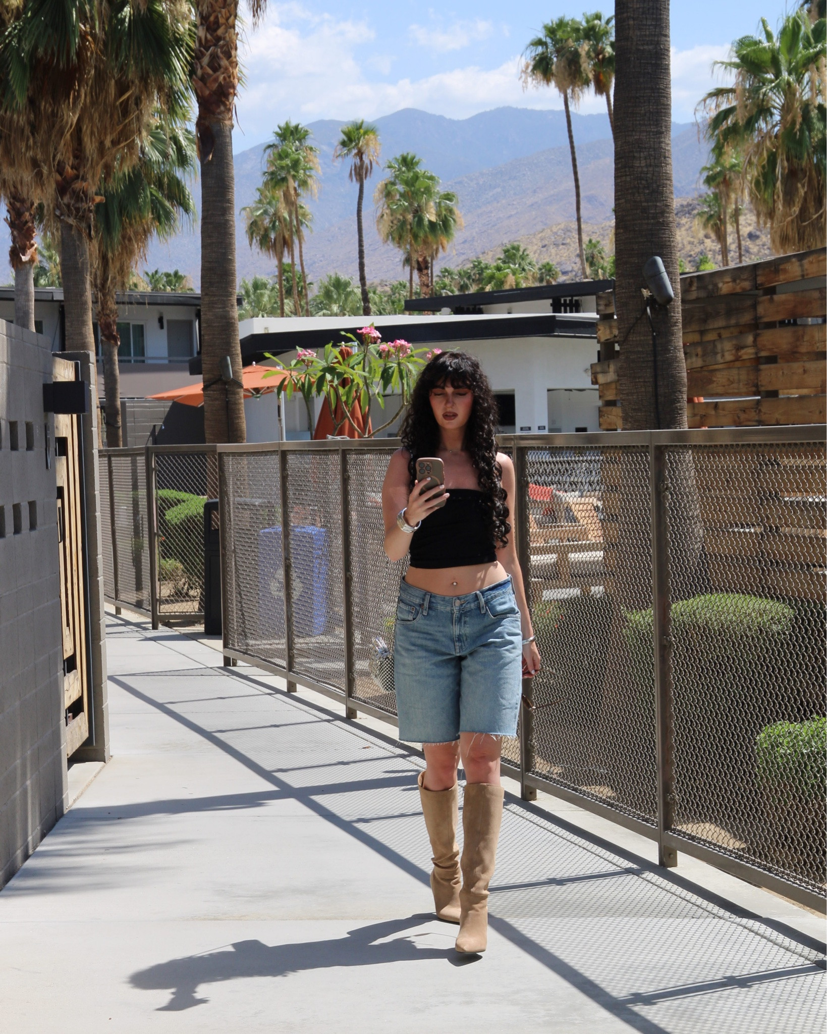 a short story about finding the perfect lighting 🌴

#palmsprings #weekender #mdw #selfie #ootd

#LTKootd #LTKTall #LTKSeasonal