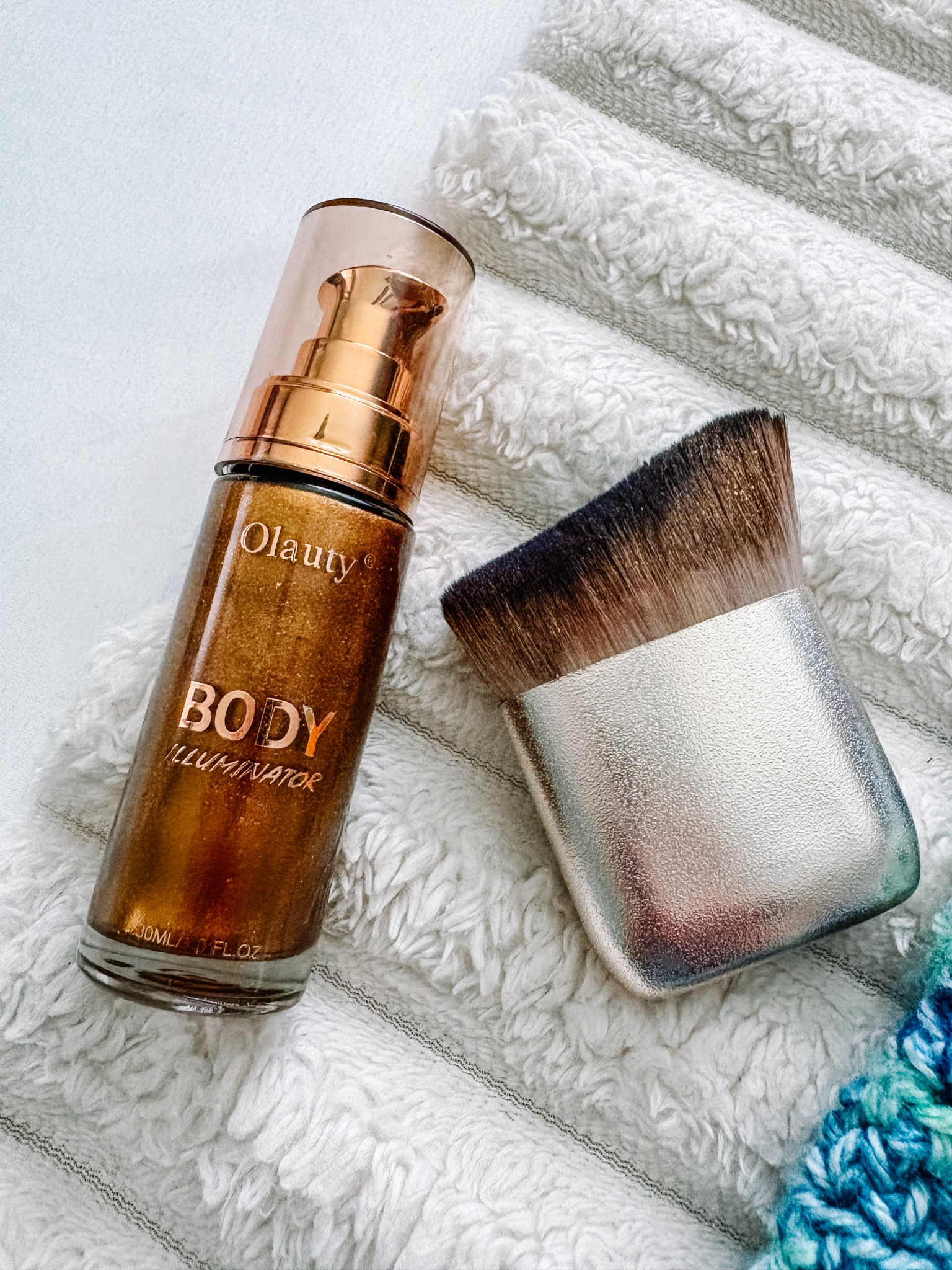 Summer bronzed skin in an instant!!
I'm obsessed with this Liquid Illuminator, Firstfly Body Highlighter Makeup Smooth Shimmer Glow Liquid Foundation for Face & Body!!
Both are on sale now and under $10!!

#LTKFindsUnder50 #LTKBeauty #LTKSaleAlert