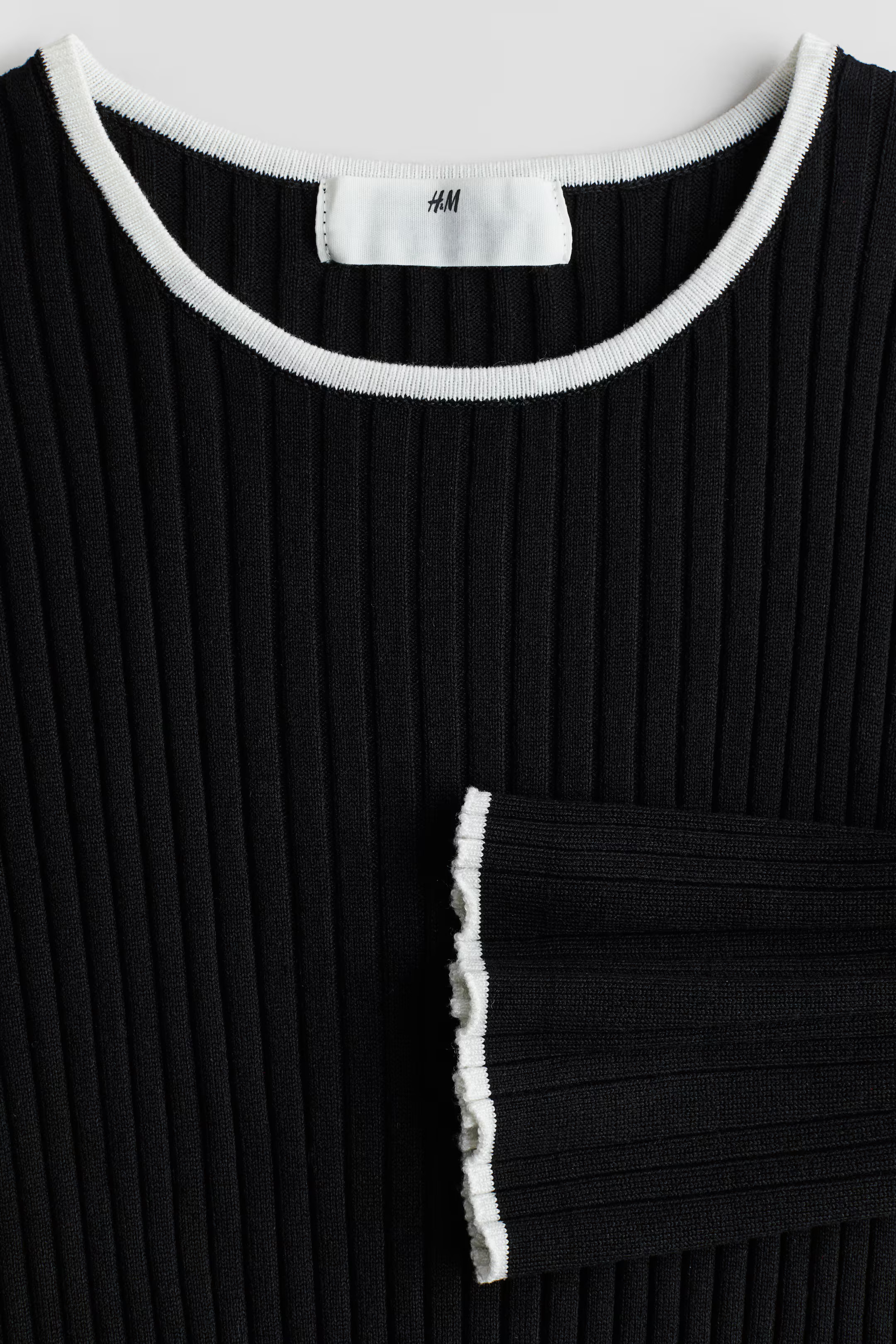 $27.99 | H&M (US + CA)