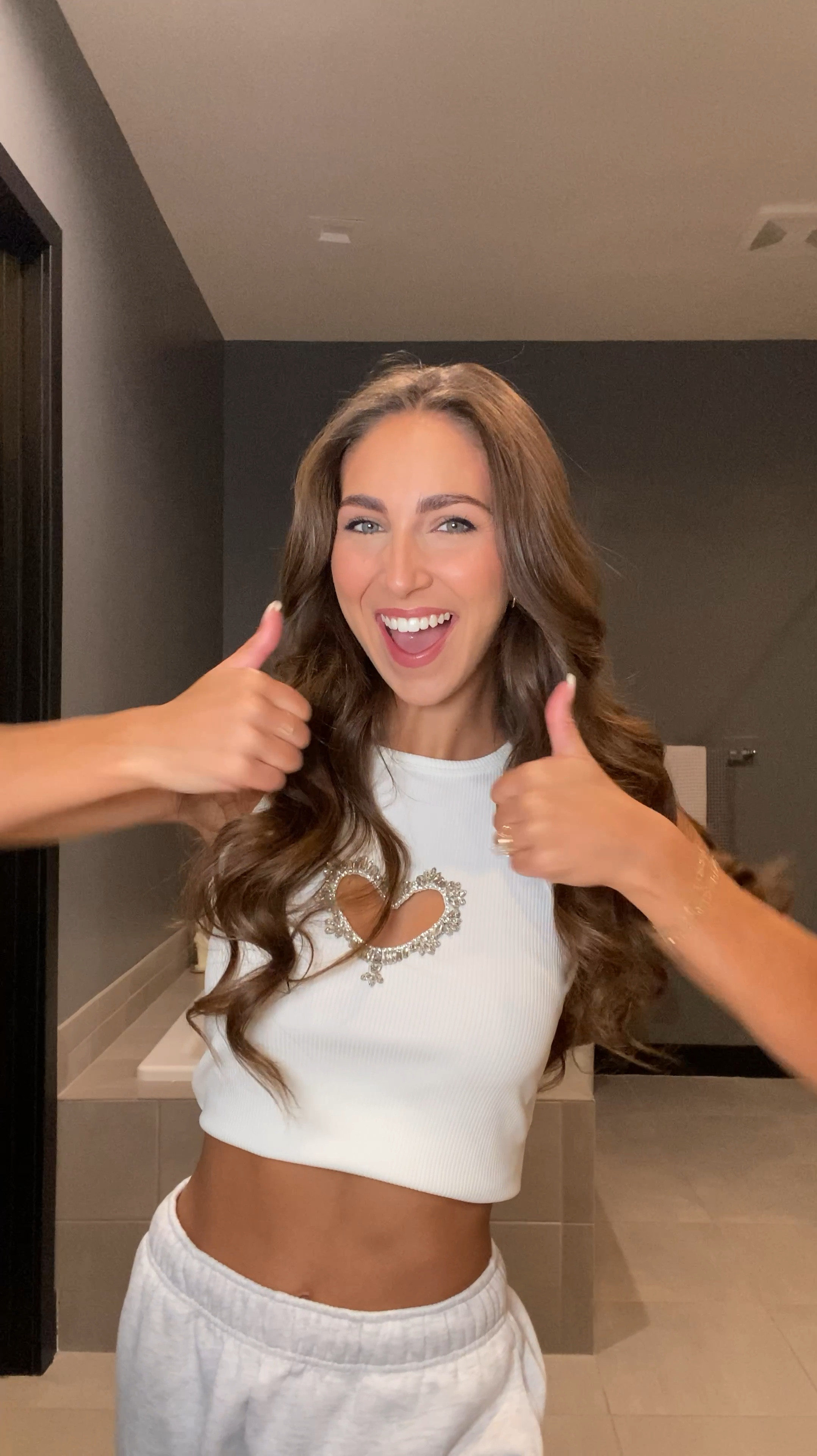 Every day makeup look with my husband doing the voiceover 😂


Makeup | drugstore makeup | easy makeup tutorial | foundation | blush | powder | makeup brushes | primer | sale 

#LTKVideo #LTKBeauty #LTKSaleAlert