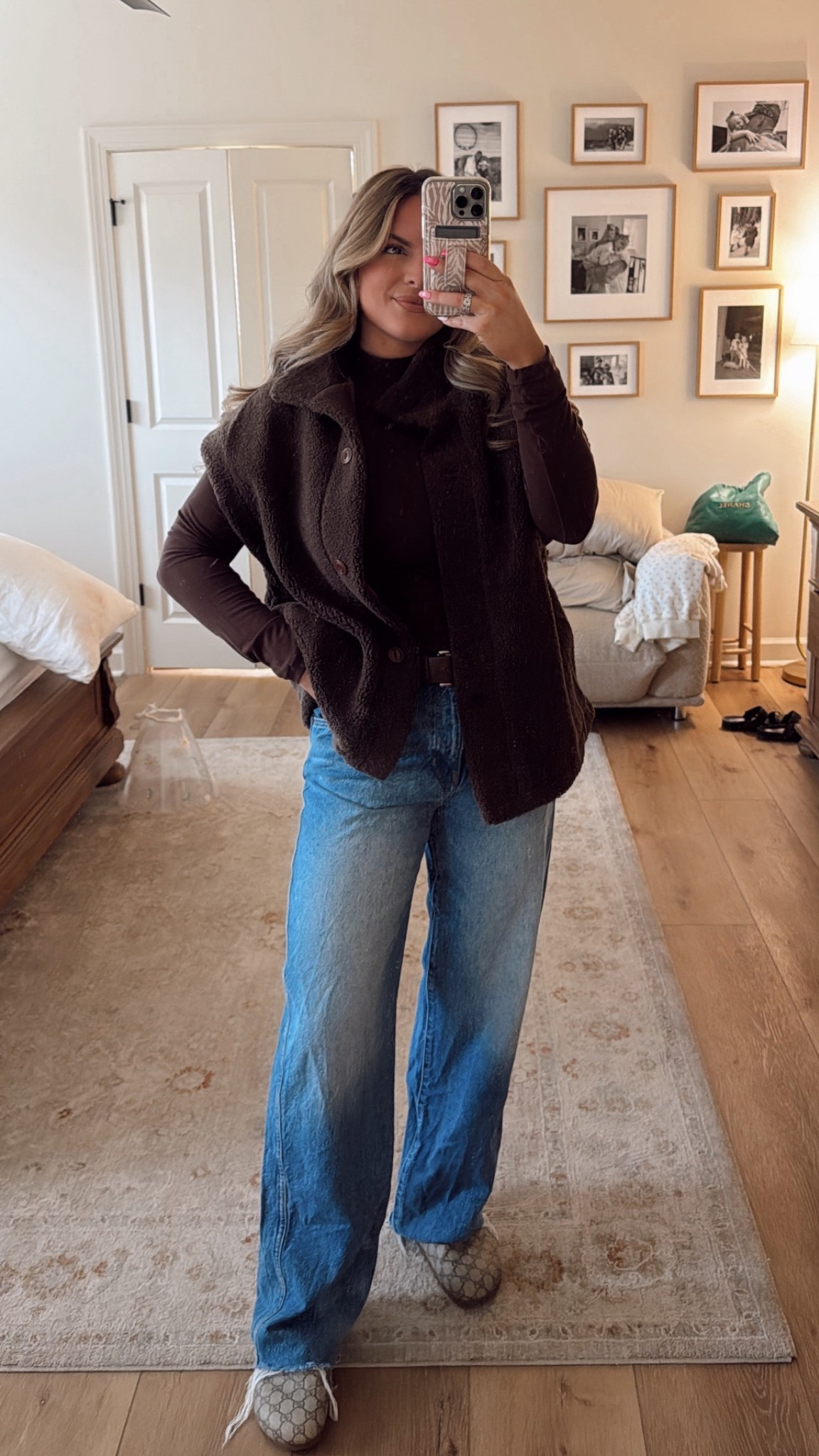 Size medium in the vest! Runs oversized 

#LTKSeasonal #LTKootd #LTKdayinmylife