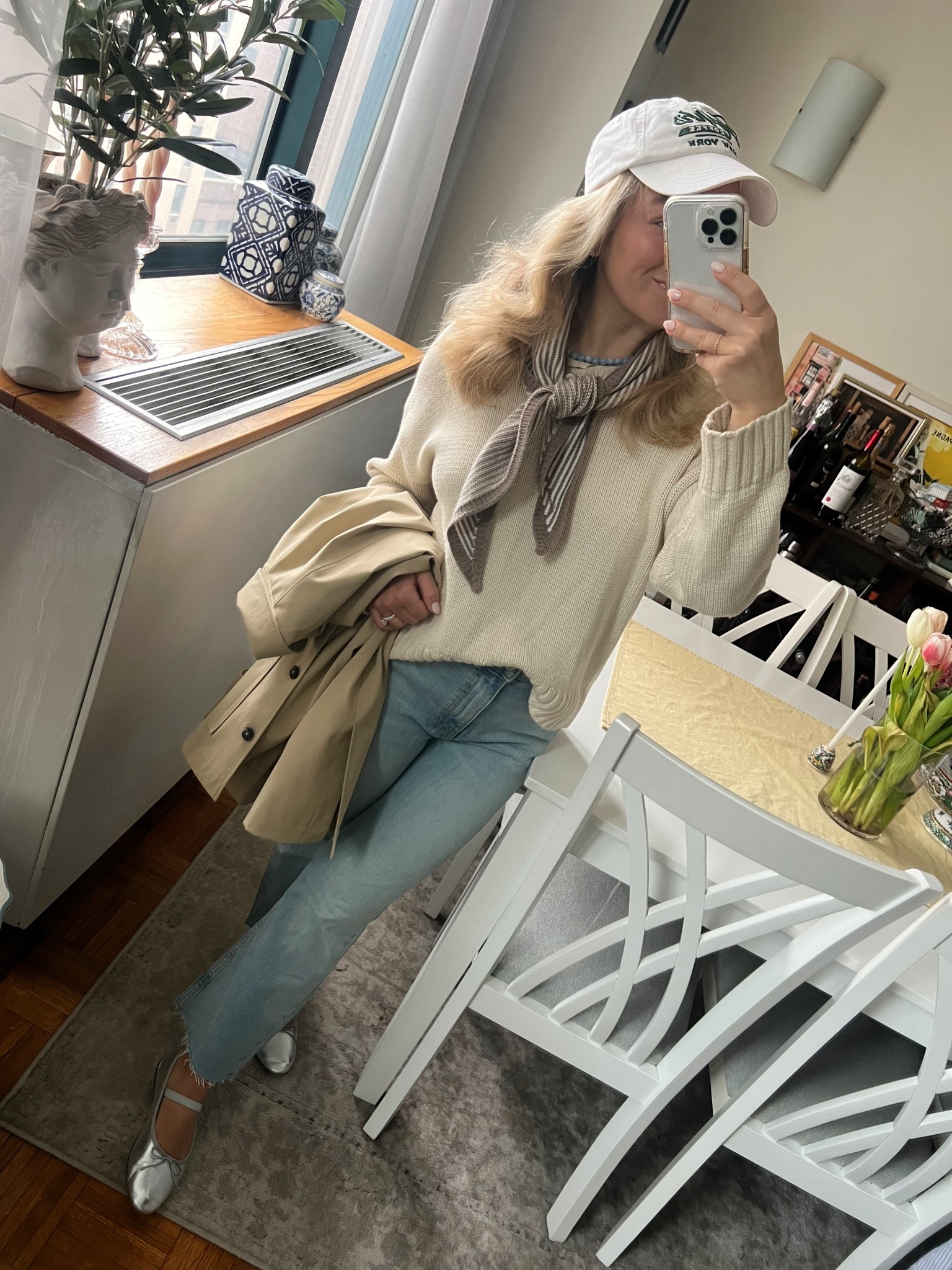 Chic spring travel outfit 🌱