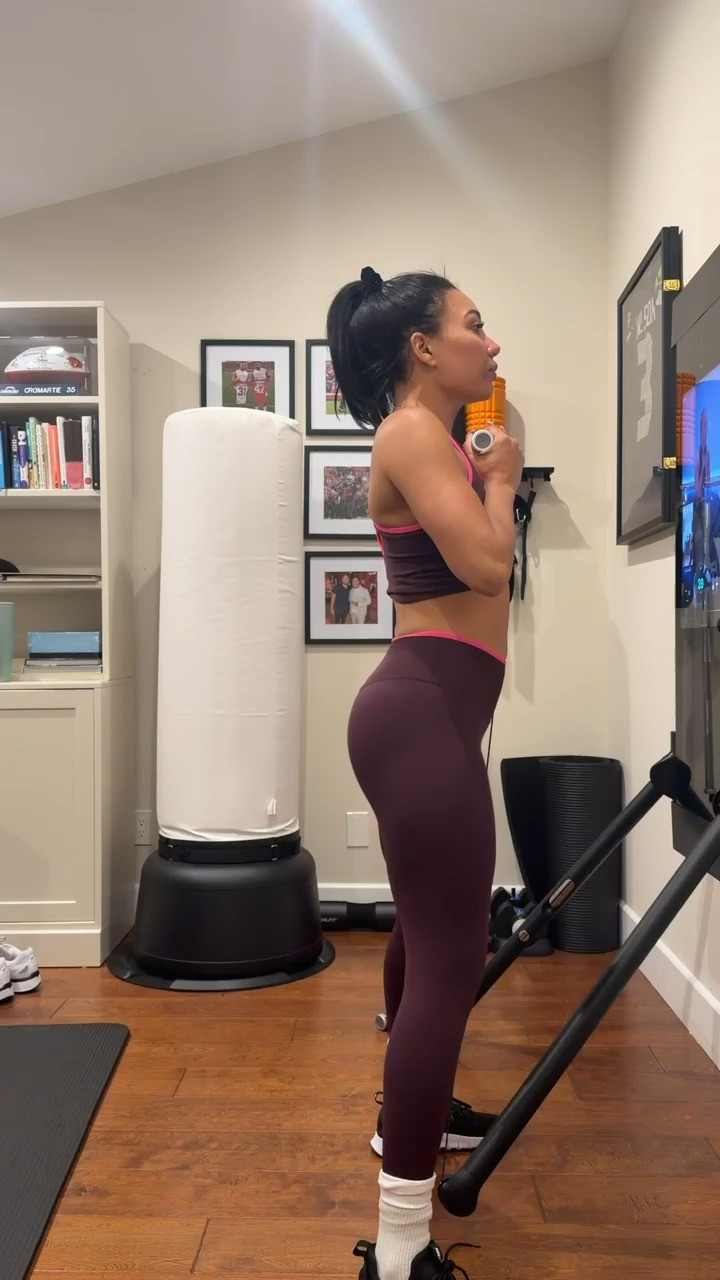 Workout ootd! This set from Fabletics is one of my favorites and comes in a couple different colors! 

 #LTKValentine #LTKootd #LTKActive